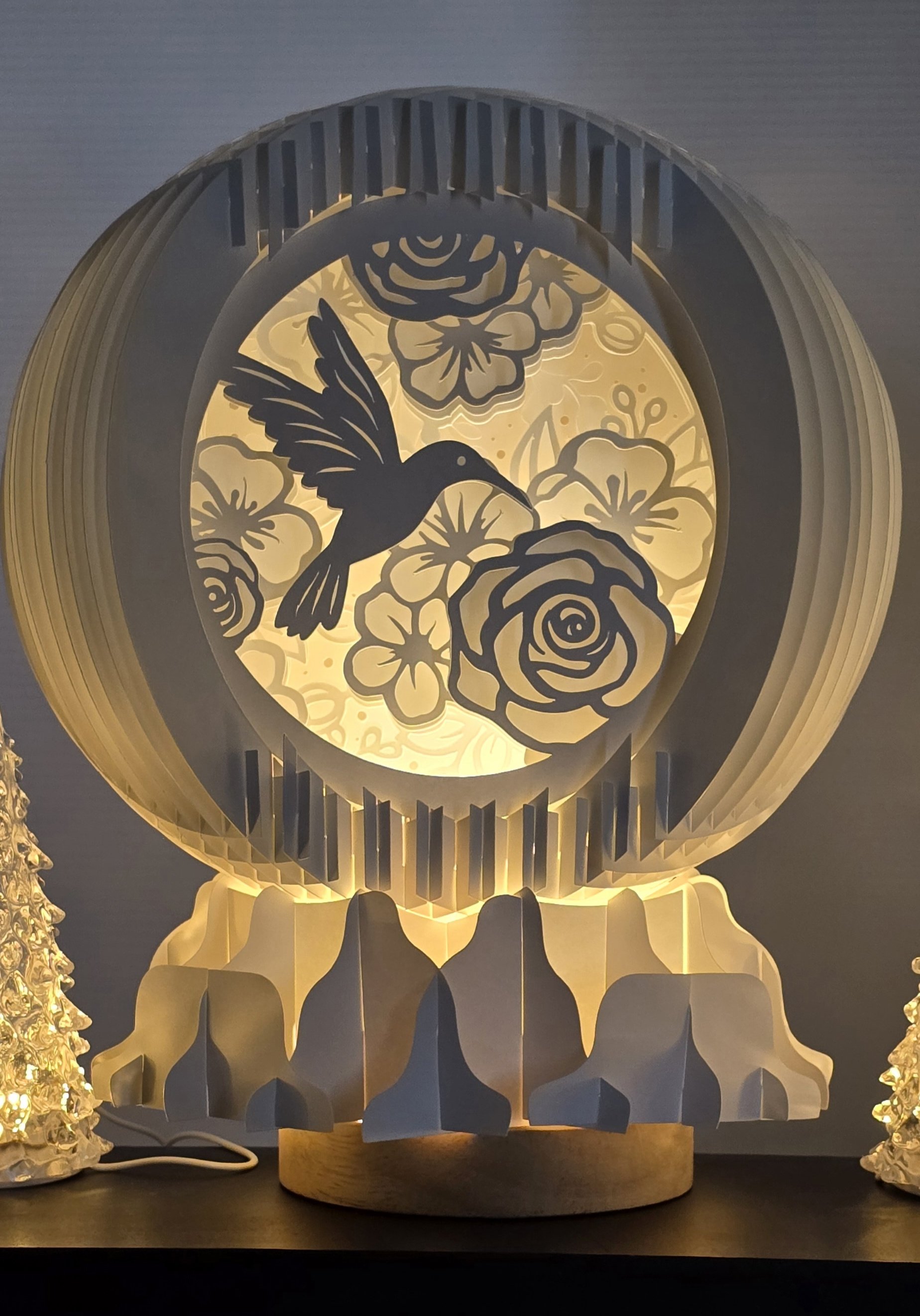 Hummingbird Globe Close 2.jpg