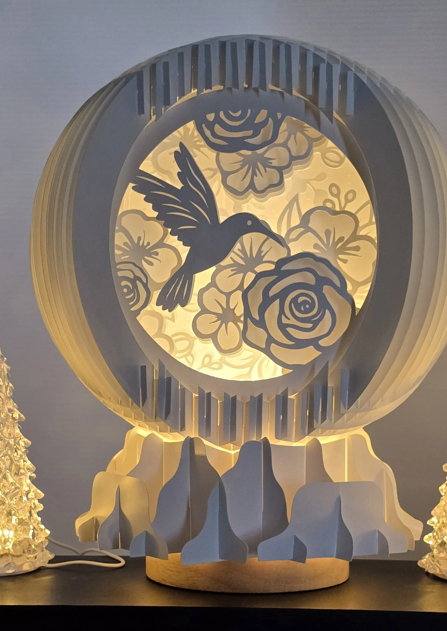 Hummingbird Globe Close.jpg