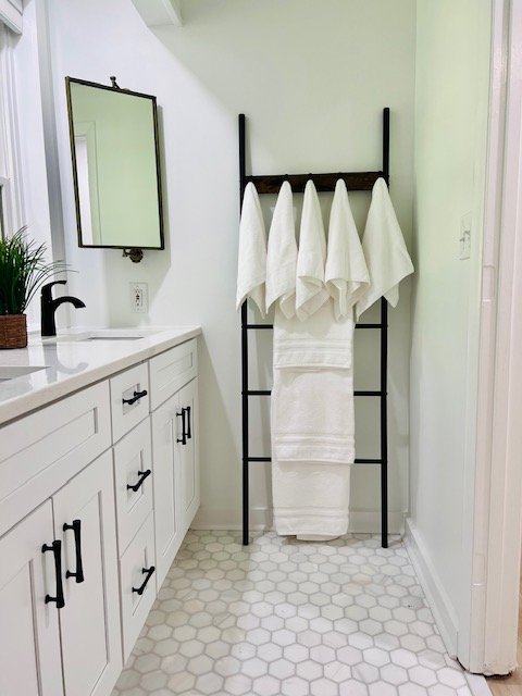 Ashland Bathroom.jpg