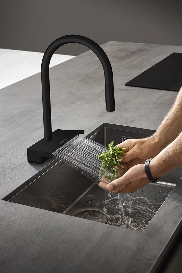 Matt Black | Aquno Select M81 | Kitchen Tap.jpg