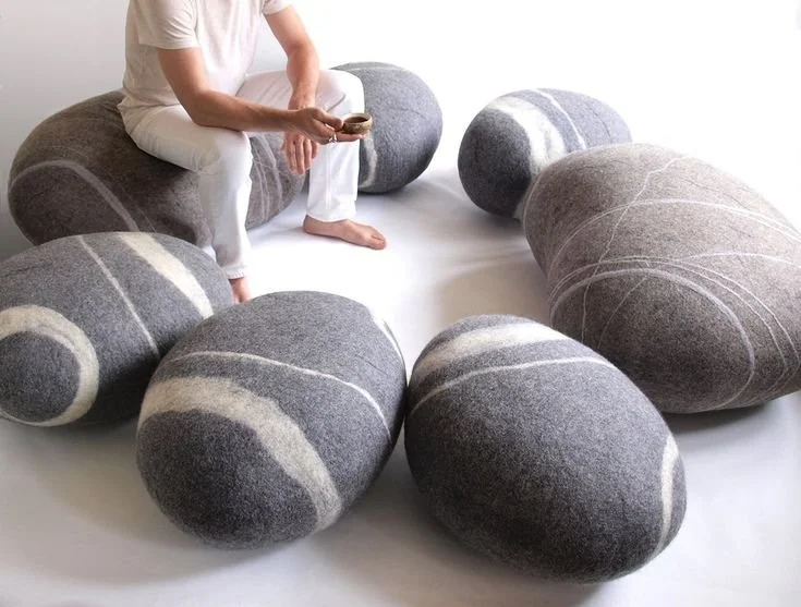 Conference Set - 3 stones.jpg