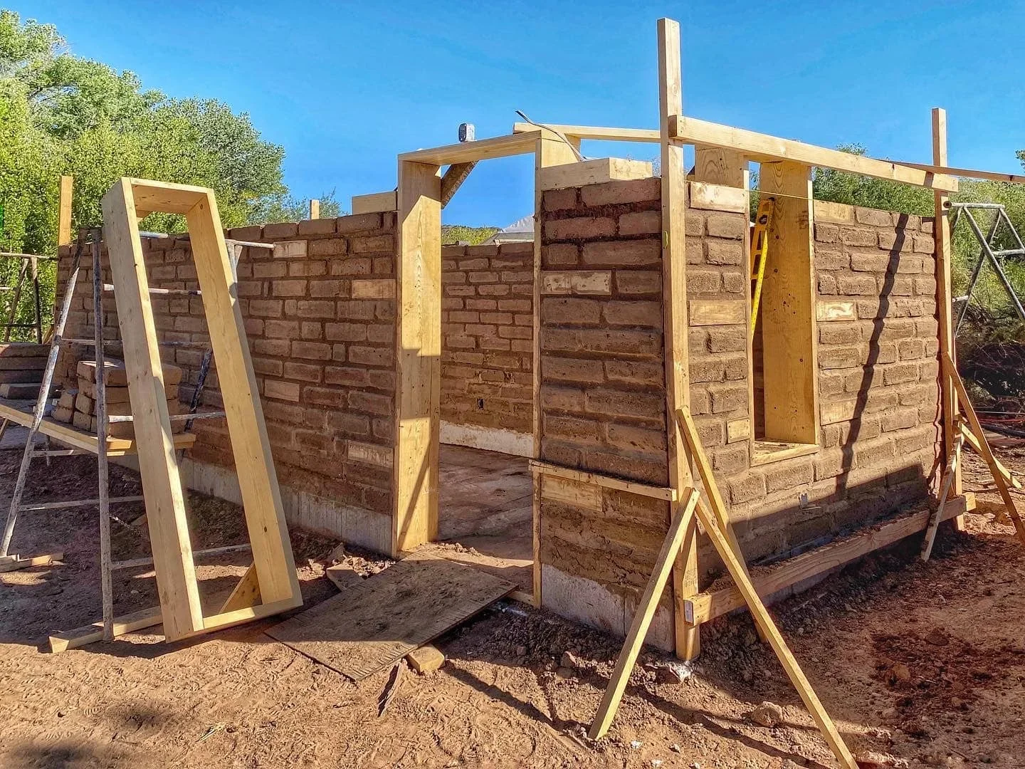  Adobe &amp; Stone Construction Projects