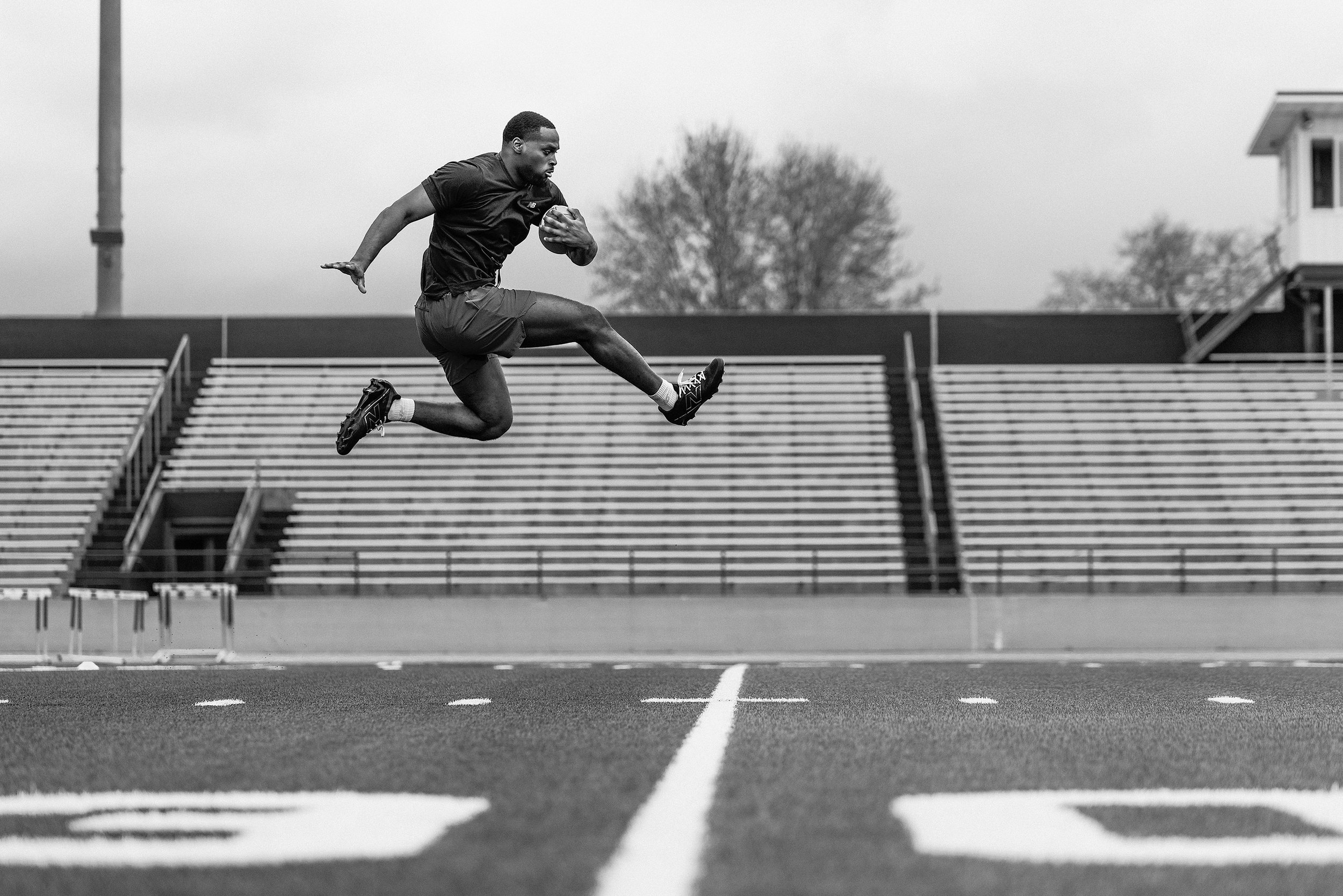 NB_AmericanFootball_JeremiyahLove_Field_21796_BW.jpg