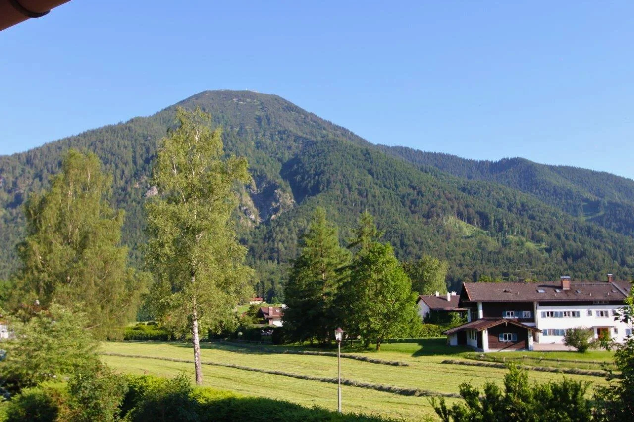 Blick vom Balkon auf den Wallberg
