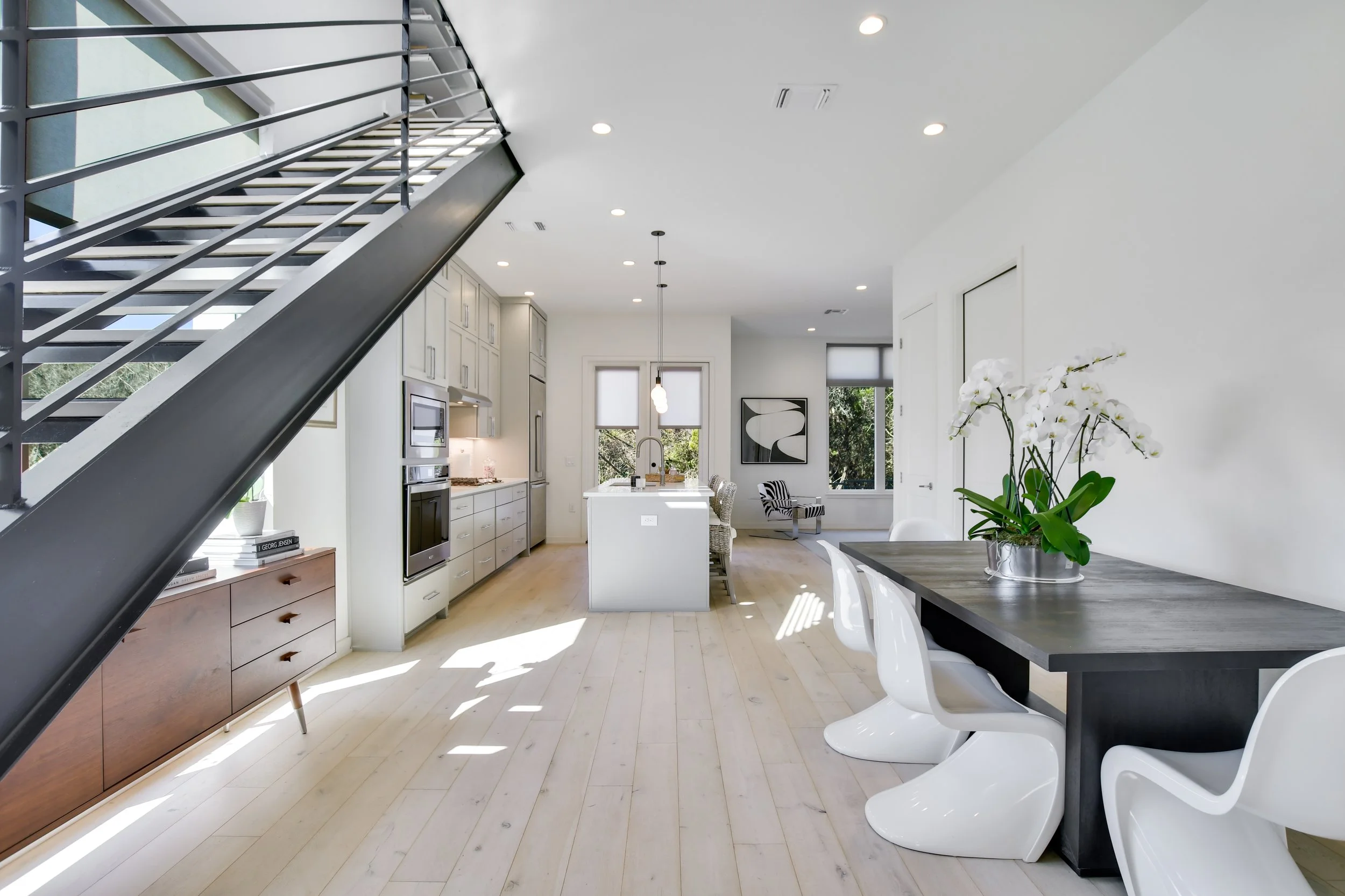 005_Dining-Kitchen 2.jpg