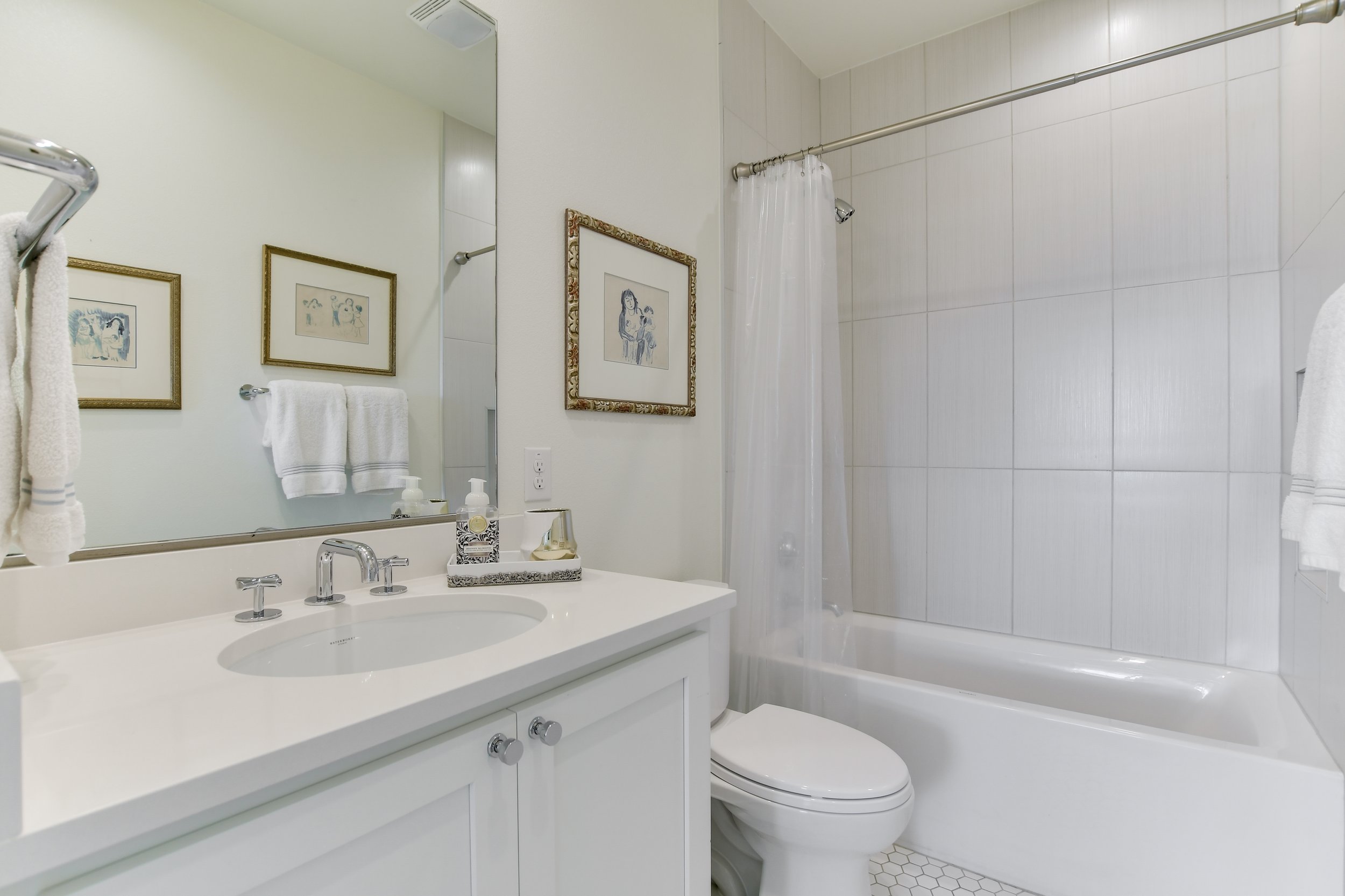 020_2nd Bathroom.jpg