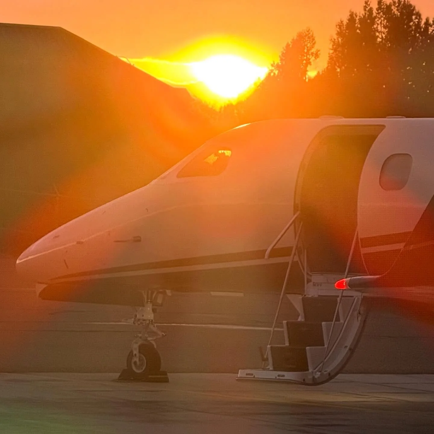 Sunset is proof that alignment exists.
When the noise fades&hellip;and the world outside begins to mirror the clarity within.

For a moment everything just makes sense. 🌅

We are a hangar away, so DM us Today!

#visitsedona #detailing #service #airp