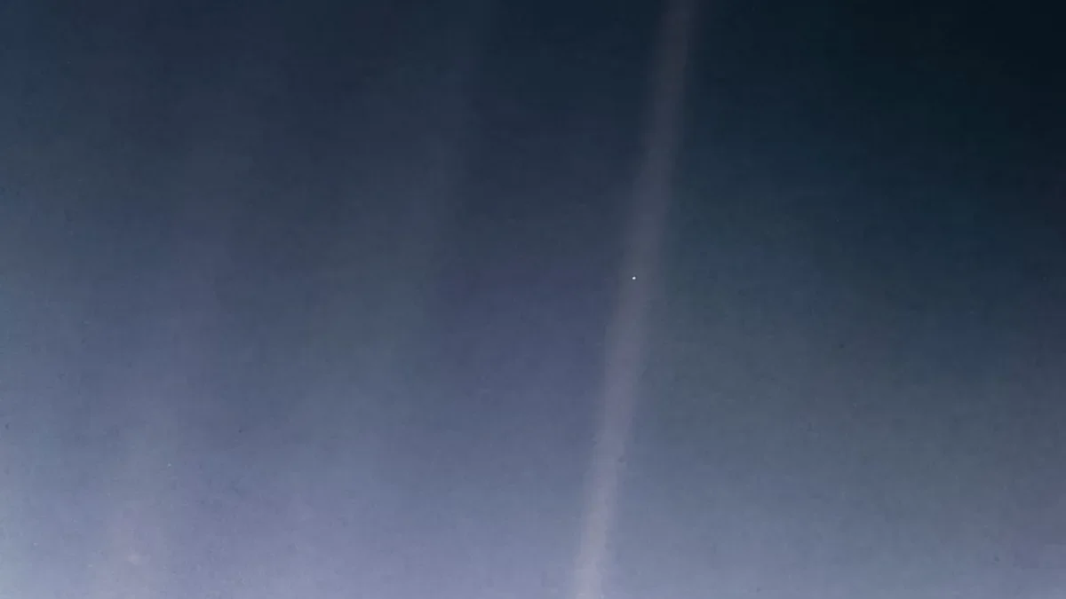 'Pale Blue Dot' shines anew in Carl Sagan Institute video to mark iconic photo's 30th anniversary | space.com
