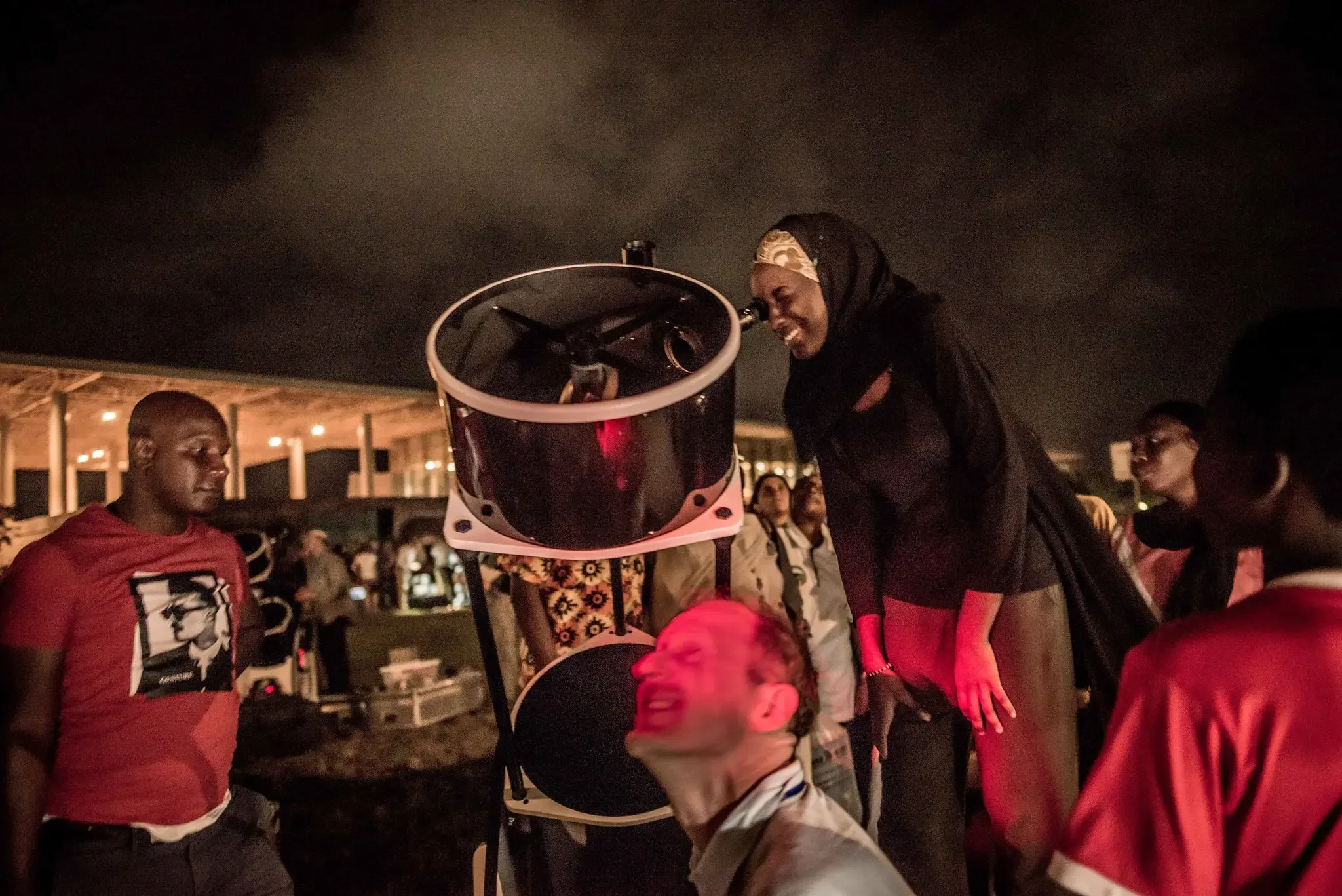 Aiming for the Stars, and a Chunk of Rock, in Senegal | NYTimes