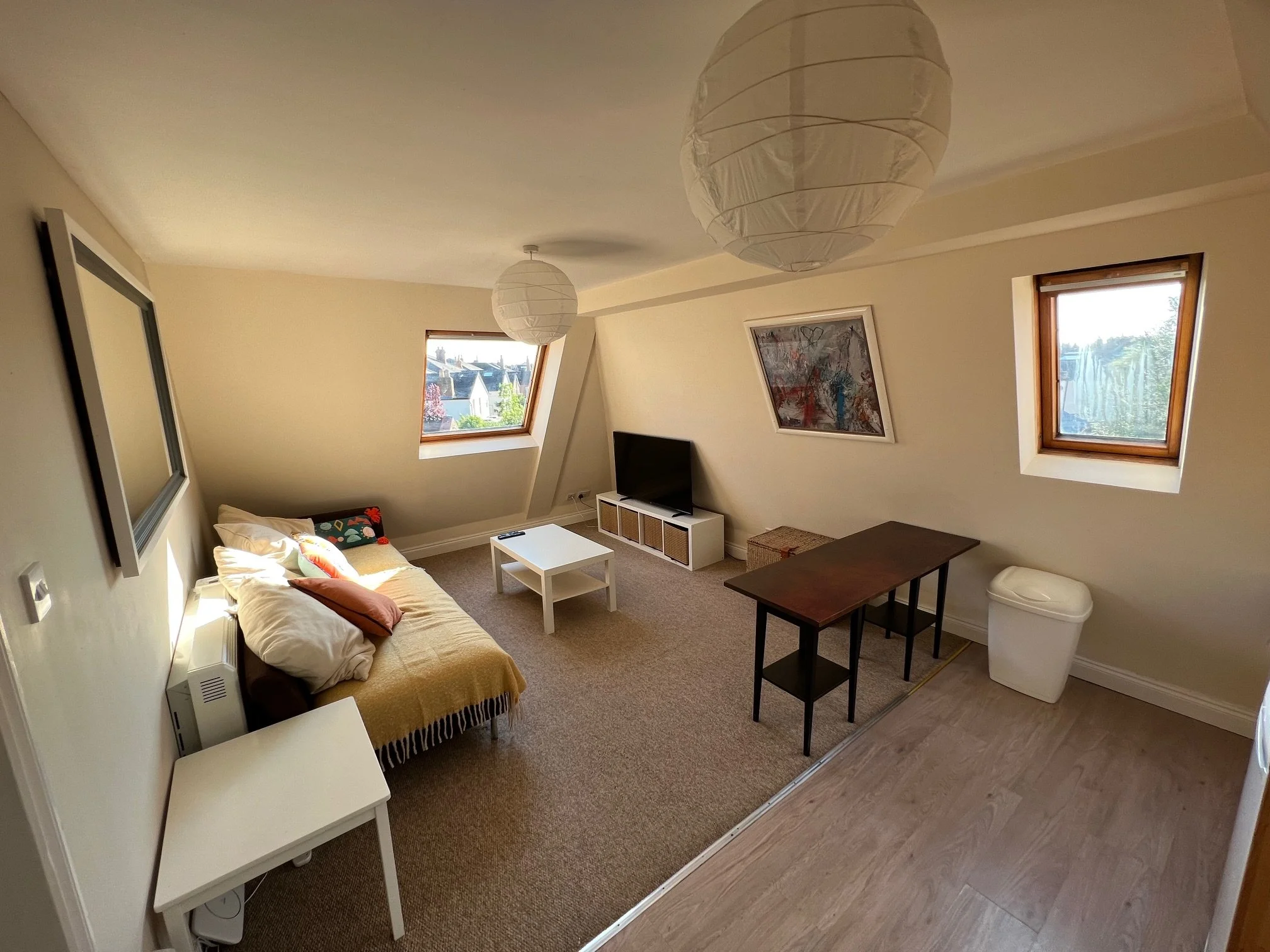 Small appartment made open plan. Leamington Spa. Wall Removal. New kitchen. Walls all painted. Laminate floor installed.