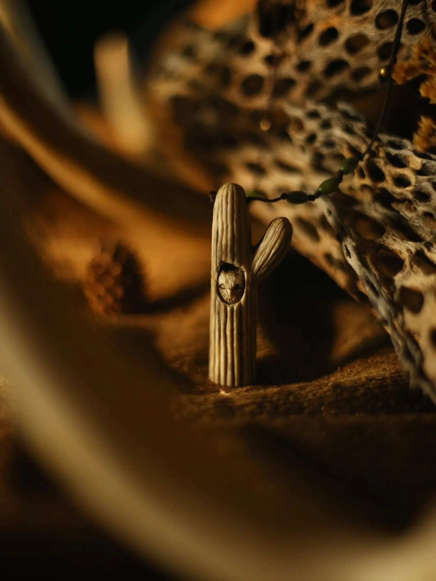 Somewhere, in the middle of a very tiny imaginary desert, lives a little owl in their saguaro cactus...🌵☀️🦉 I had so much fun carving and photographing this fella.🥰 This was deeply inspired by the years I've spend in the Sonora Desert, which is on