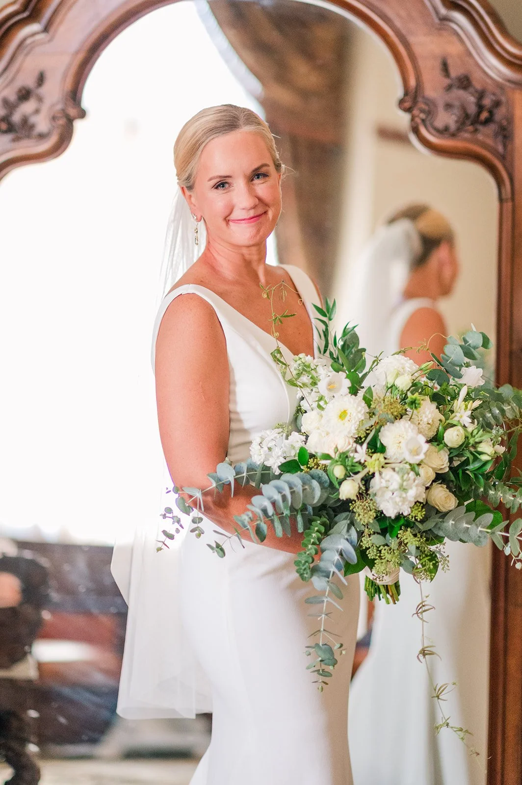 Bryson & Teri Getting Ready-47.jpg