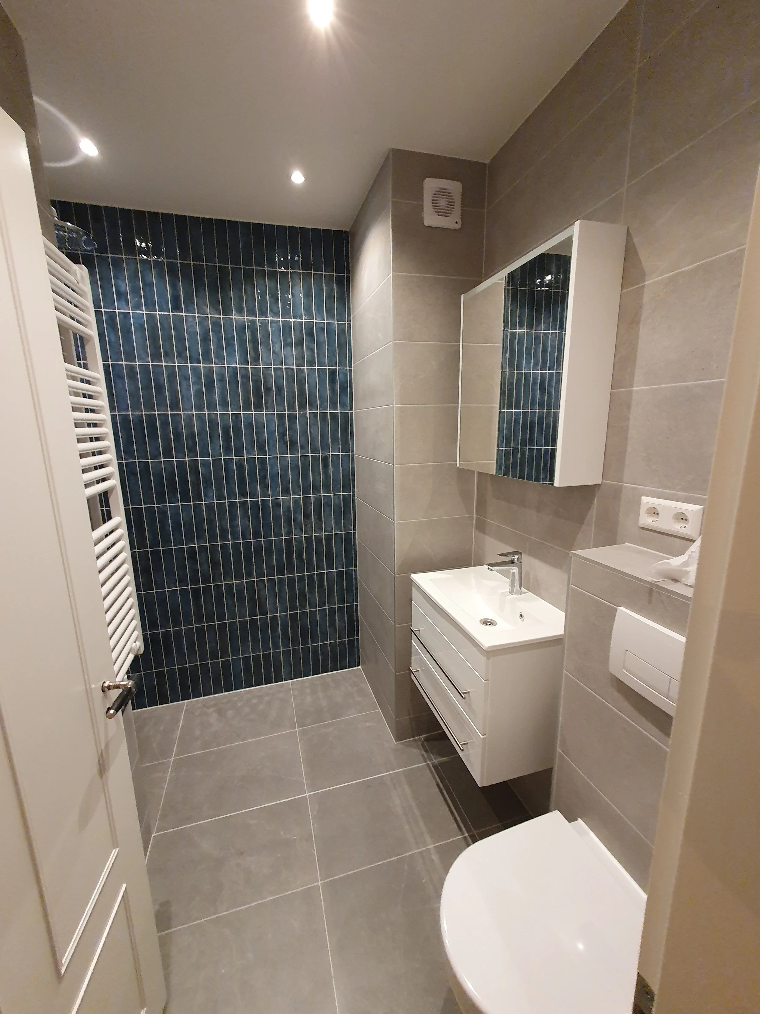 witte_de_withstraat_bathroom_after_2.jpg