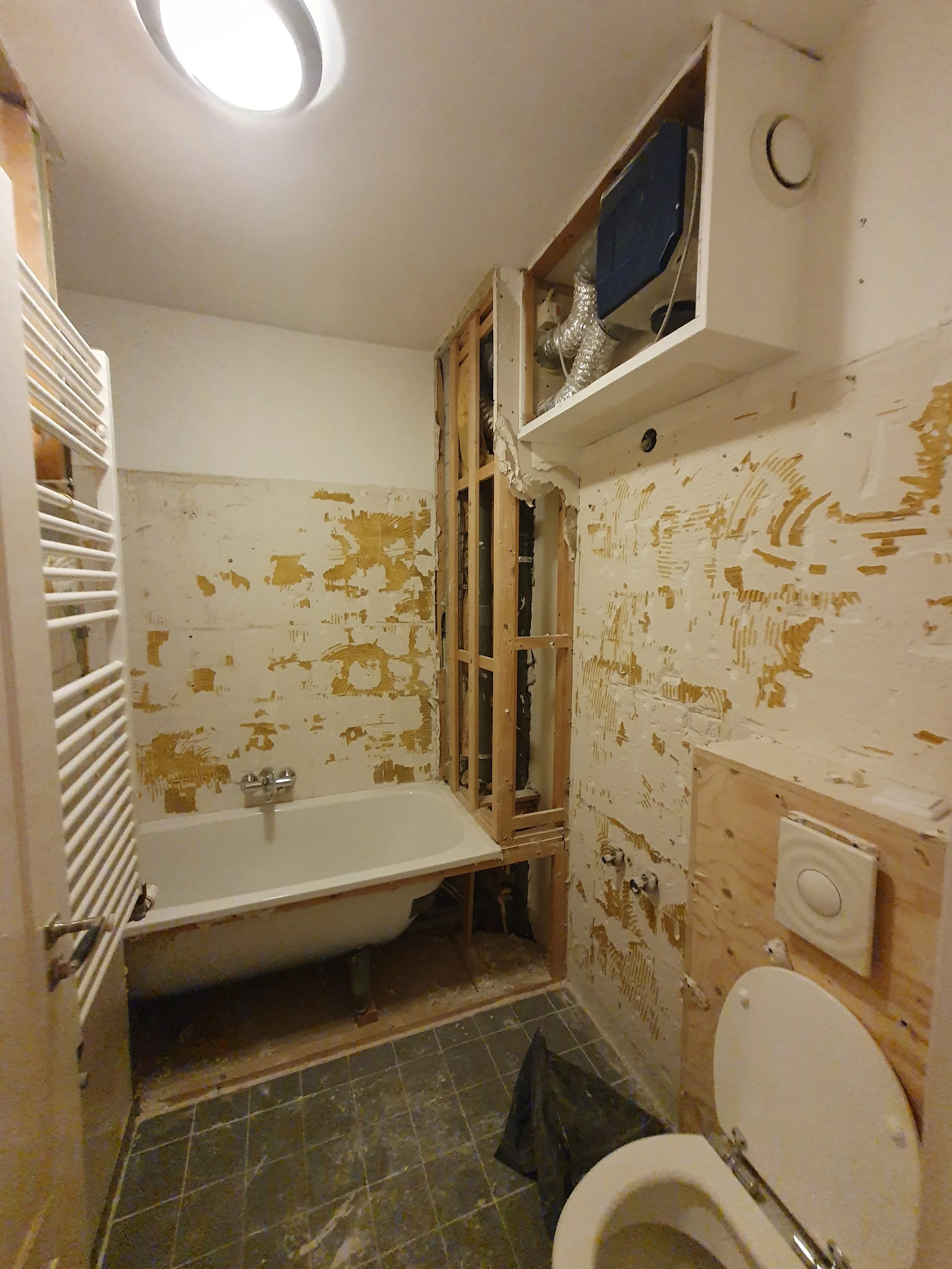 witte_de_withstraat_bathroom_before_1.jpg