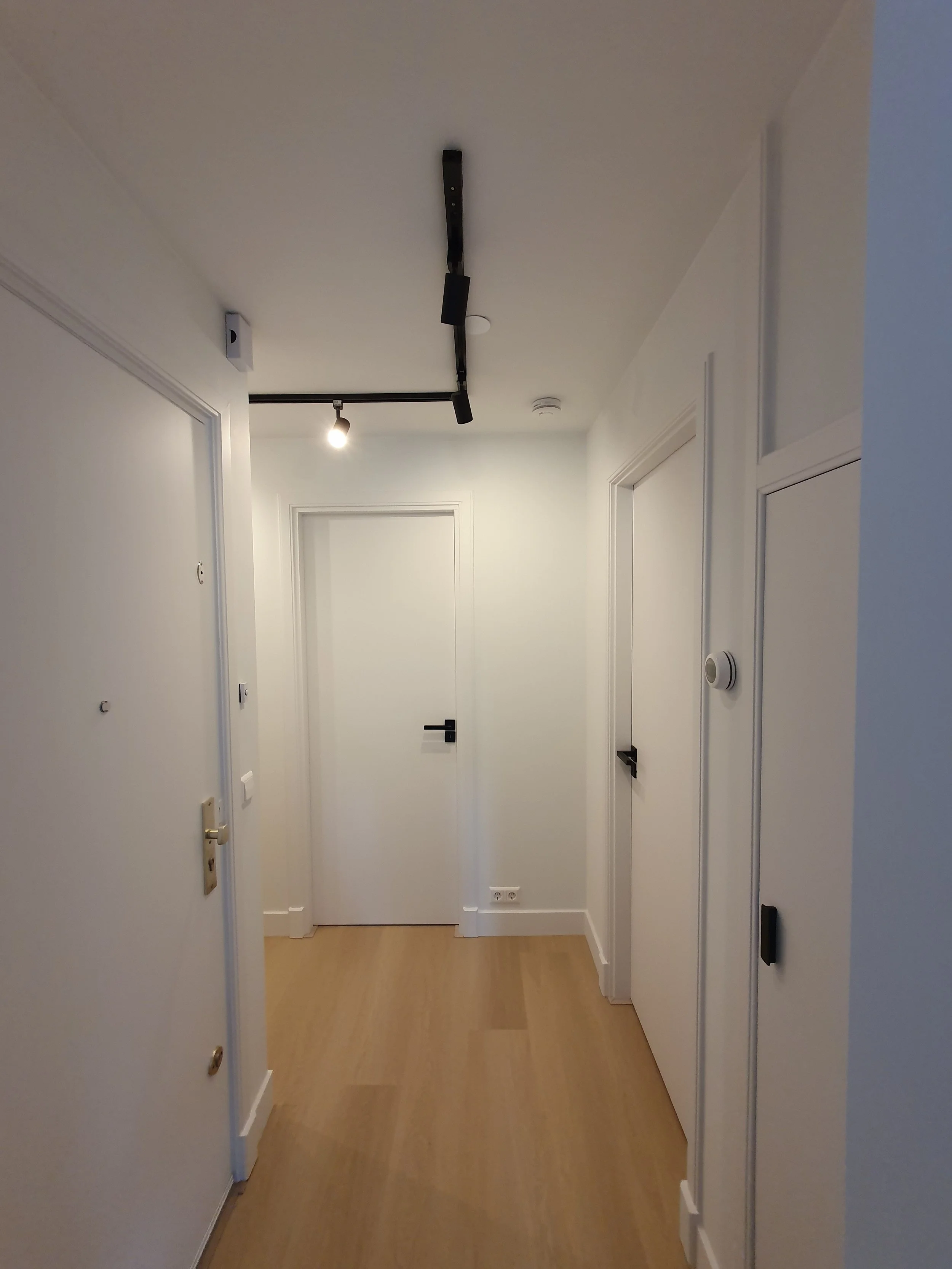 tellegenstraat_hallway_after_4.jpg