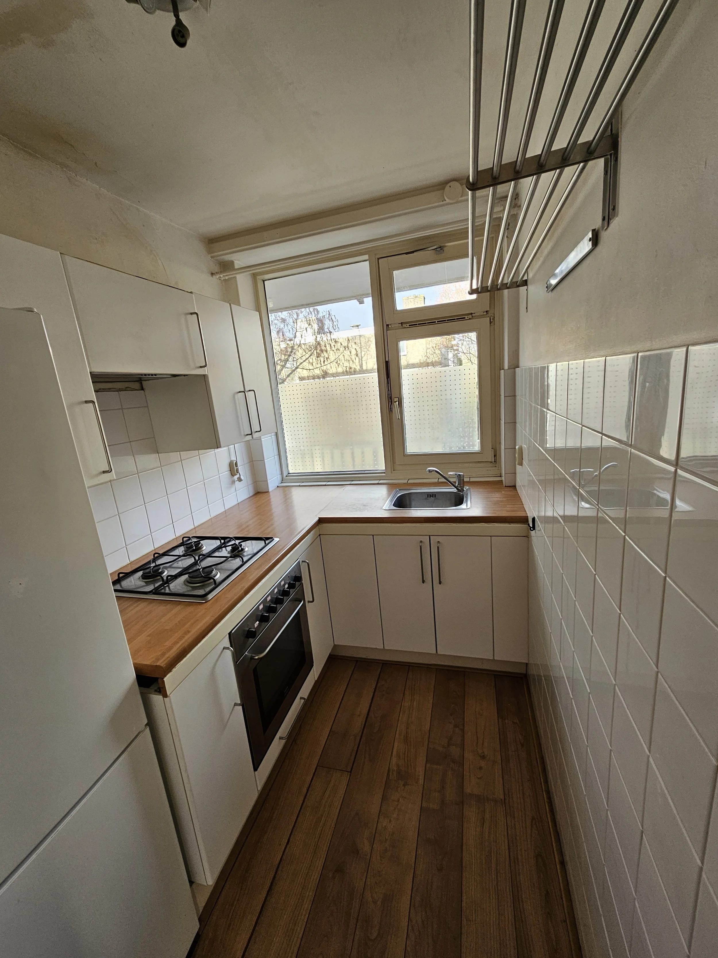 aj_ernststraat_kitchen_before_1.jpg