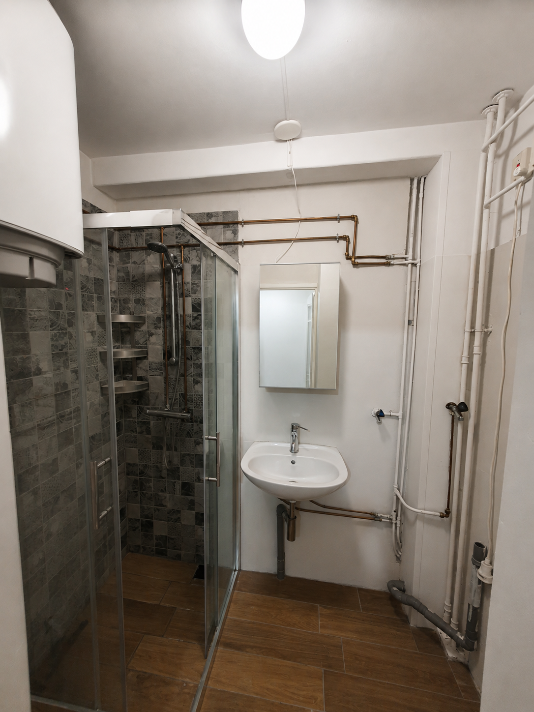 langswater_bathroom_before_1.png