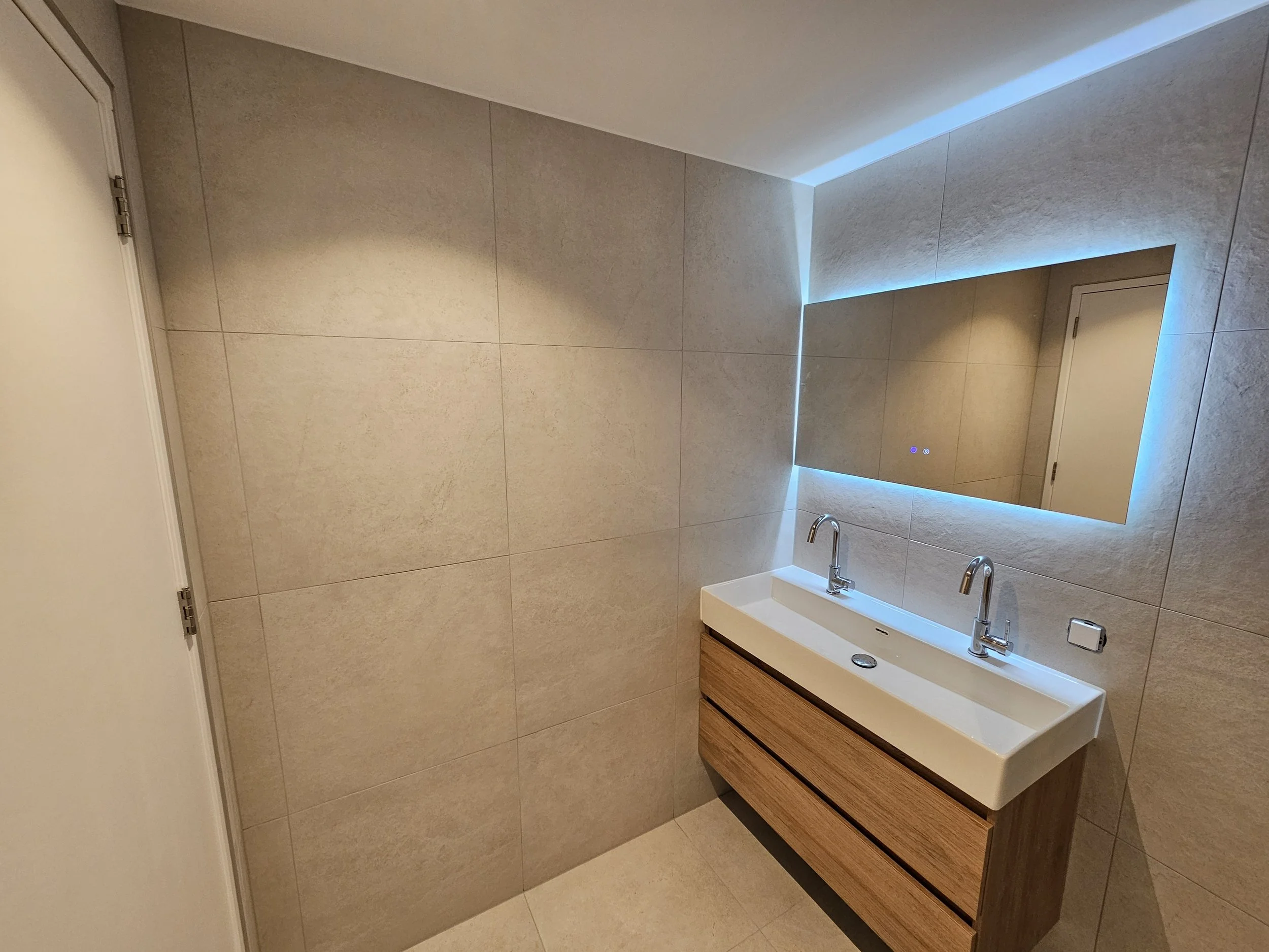 bergstraat_bathroom_after_5.jpg