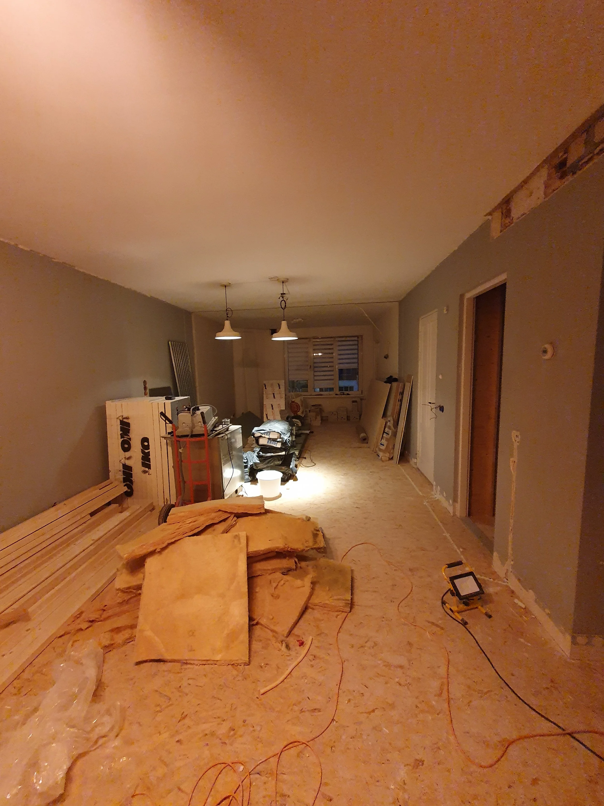 witte_de_withstraat_living_room_before_1.jpg