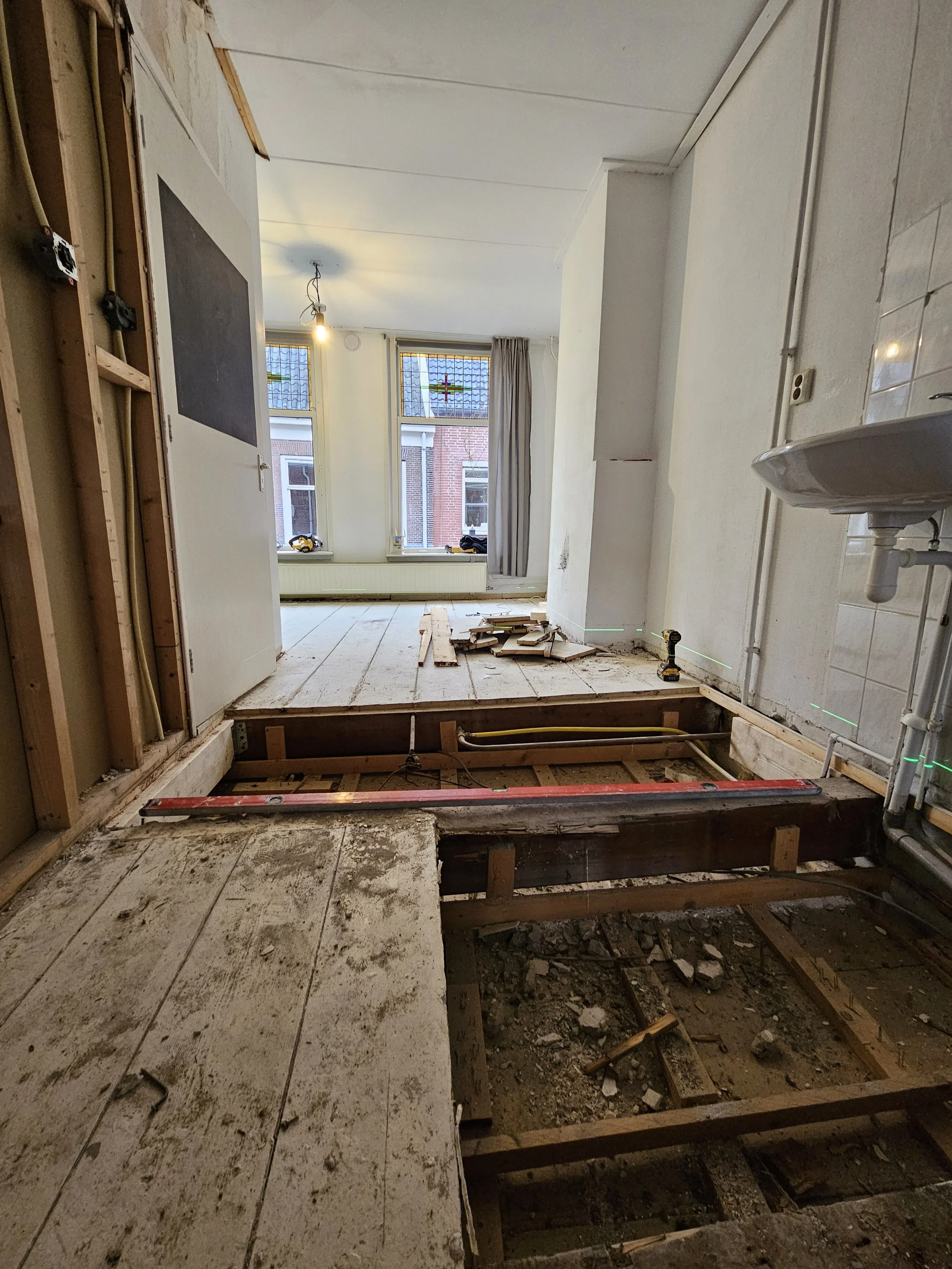 bergstraat_bathroom_before_3.jpg