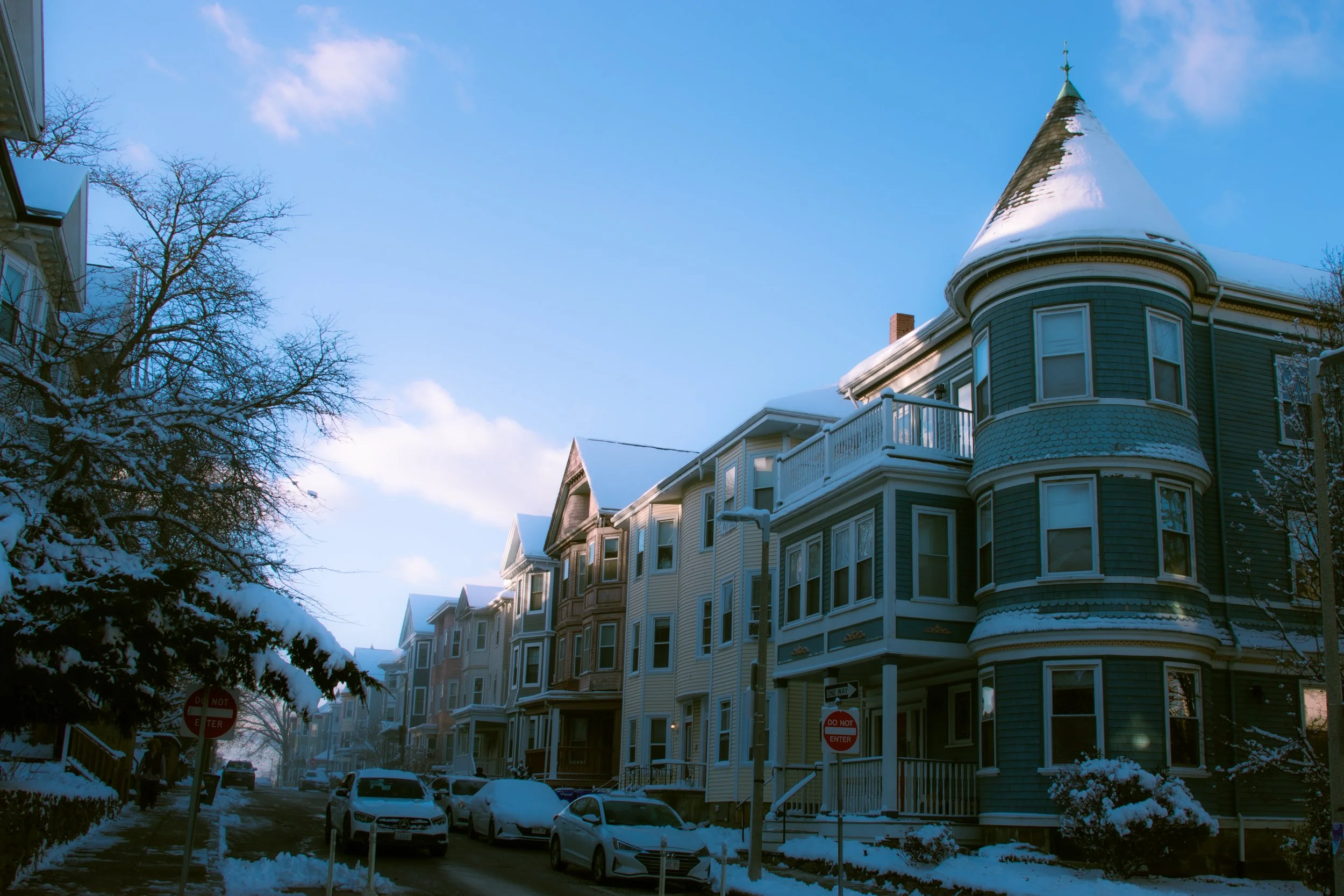 EdzaniKelapile_122125_HolidayMissionHill (11 of 28).jpg