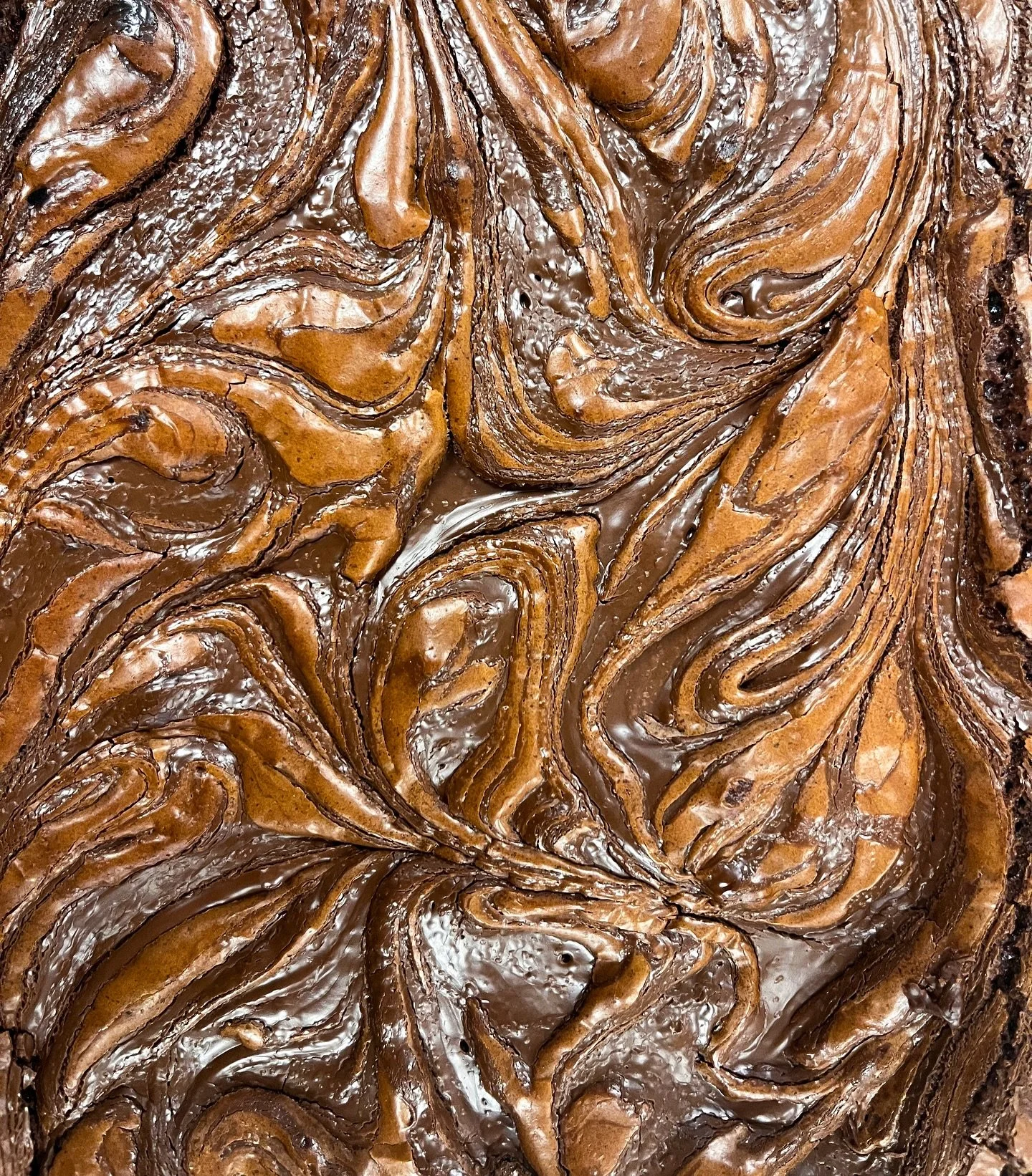 Gluten free Nutella brownies fresh out the oven! 
🤎 
Did you know all of our cakes are homemade by ourselves onsite? 
.
.
.
#glutenfree #GF #brownies #cake #chocolate #whitstable #coffee #cafe #spring #fyp