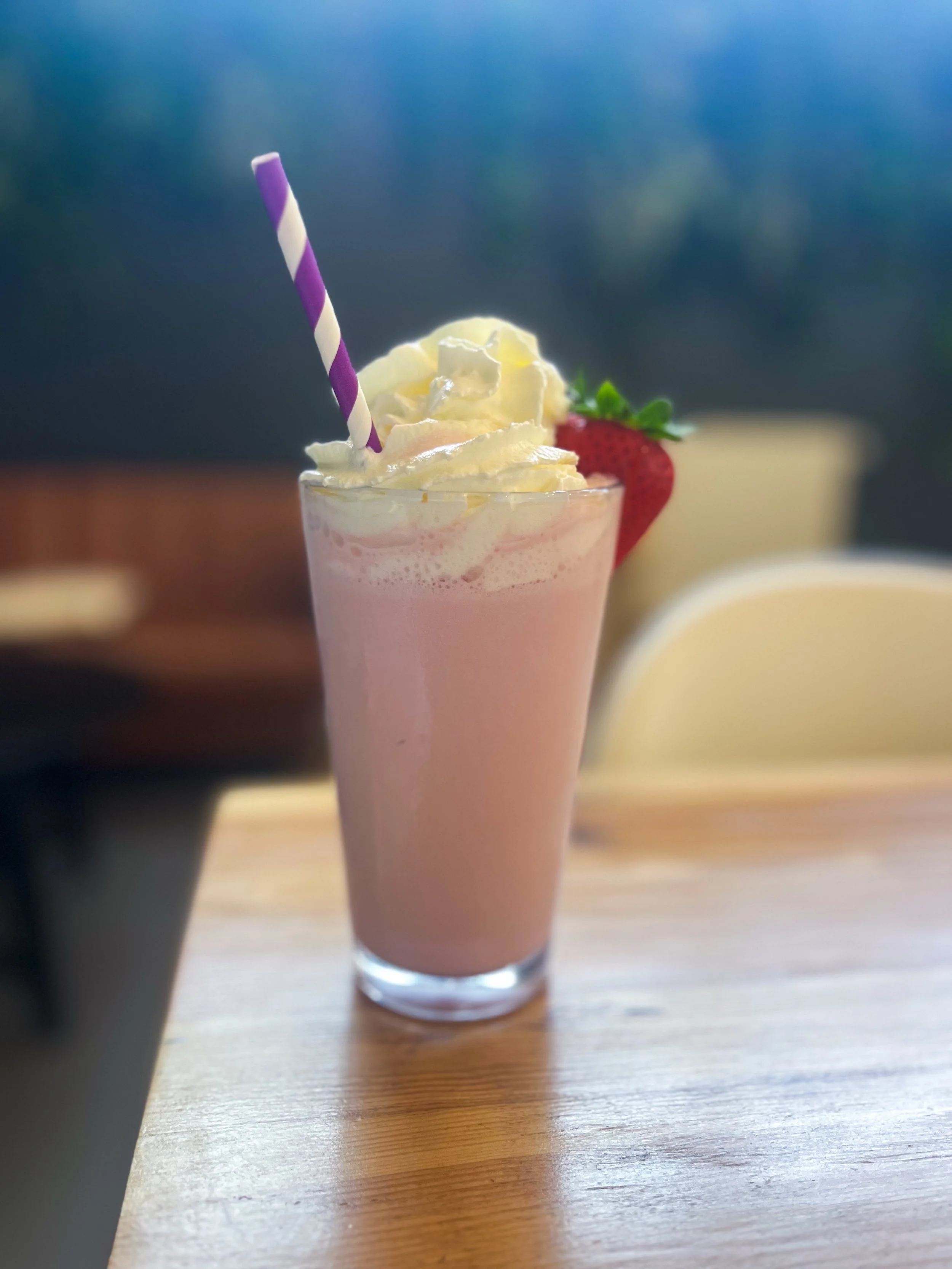 Serving up strawberries &amp; cream 🍓 🎾 🤍 
#wimbledon