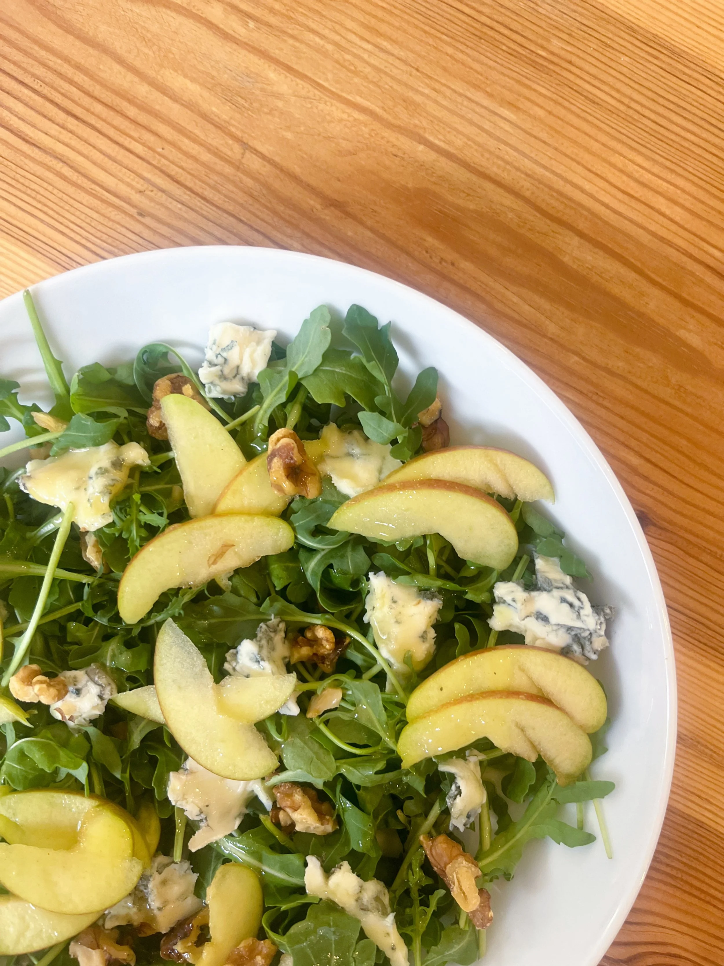 On the menu this week &hellip; Blue cheese &amp; walnut salad 🥗 🧀 🍏 
.
.
.
#summer #hot #healthy #whitstable