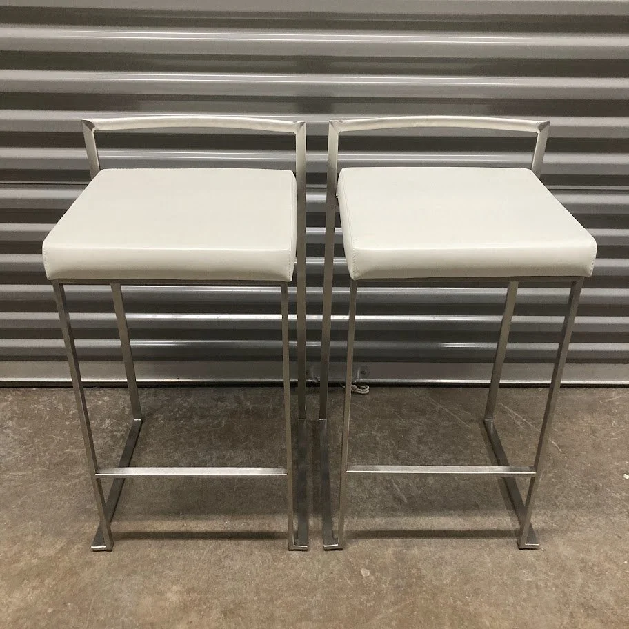 white faux leather seat detail on LumiSource Fuji counter stool