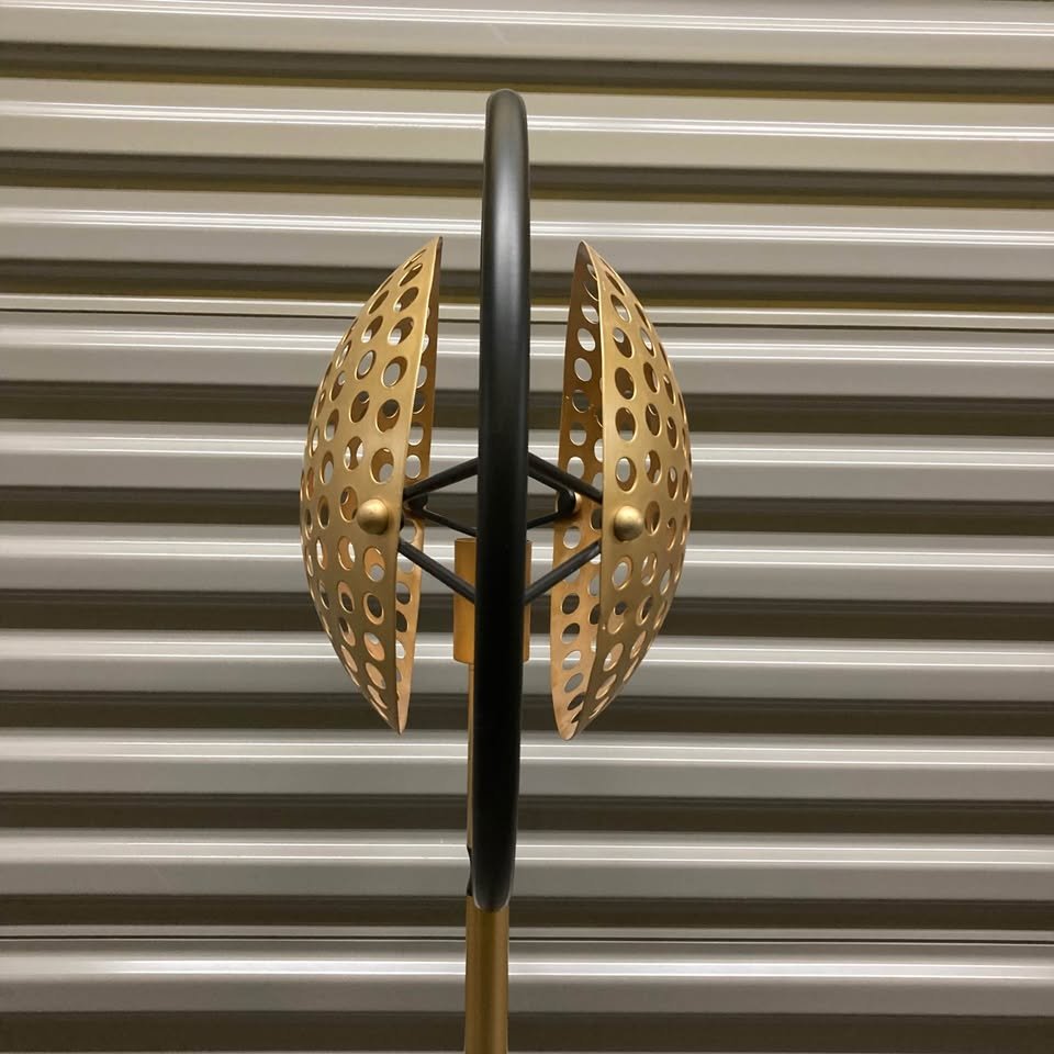 Sleek Floor Lamp Metal Finish