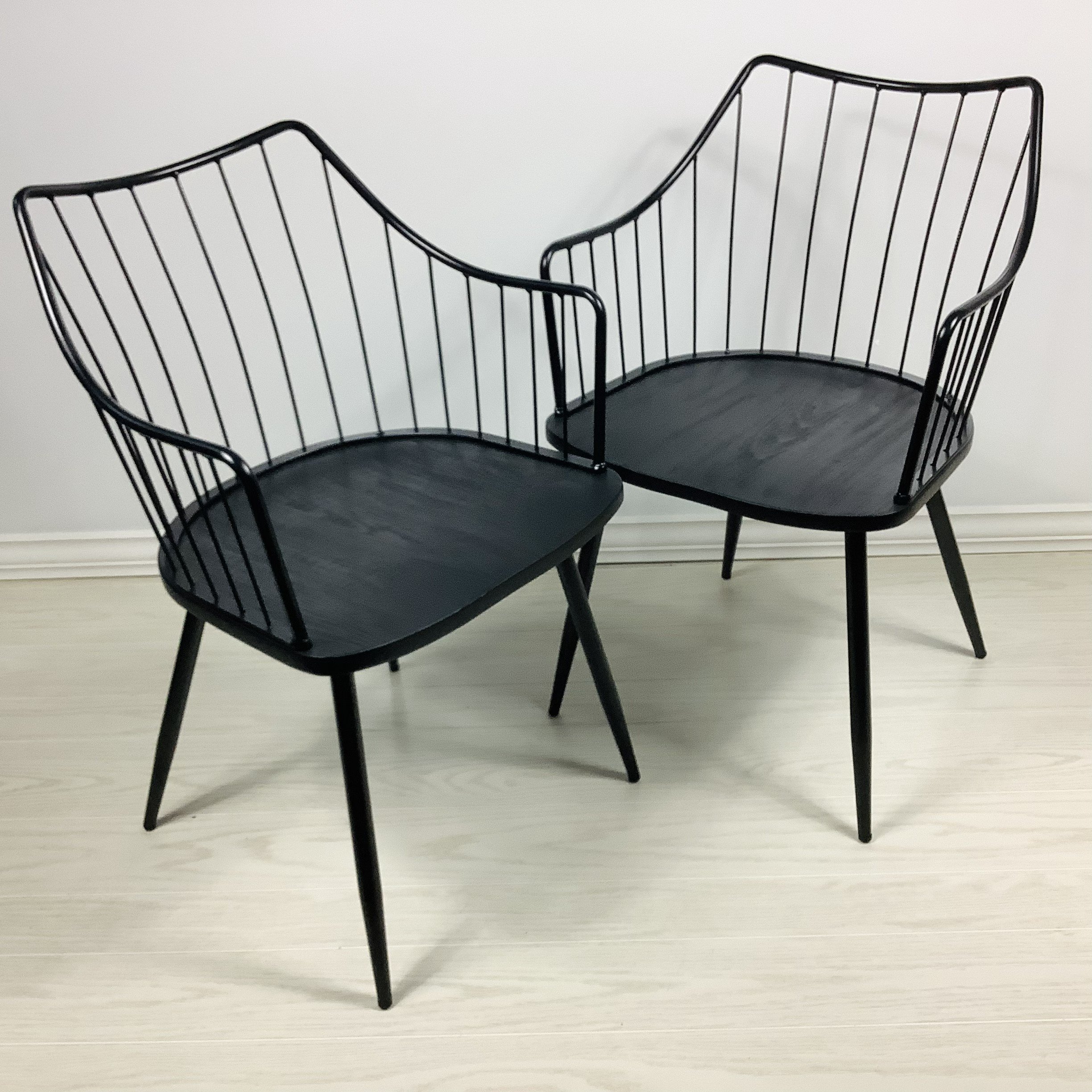 WIN-WINSTON-CHAIR-BLACK-WOOD-BLACK-METAL-FARMHOUSE-STYLE-LIFESTYLE.jpg