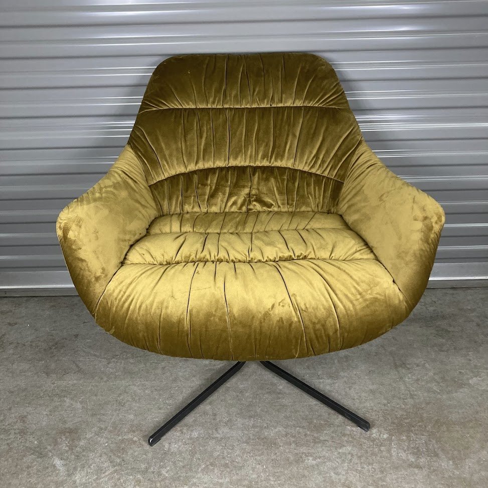 Wayne Swivel Lounge Chair – Chartreuse Velvet & Black Metal
