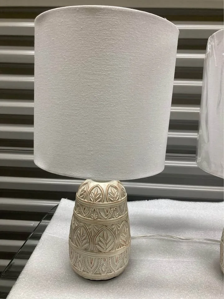 Elegant Table Lamp Carved Design