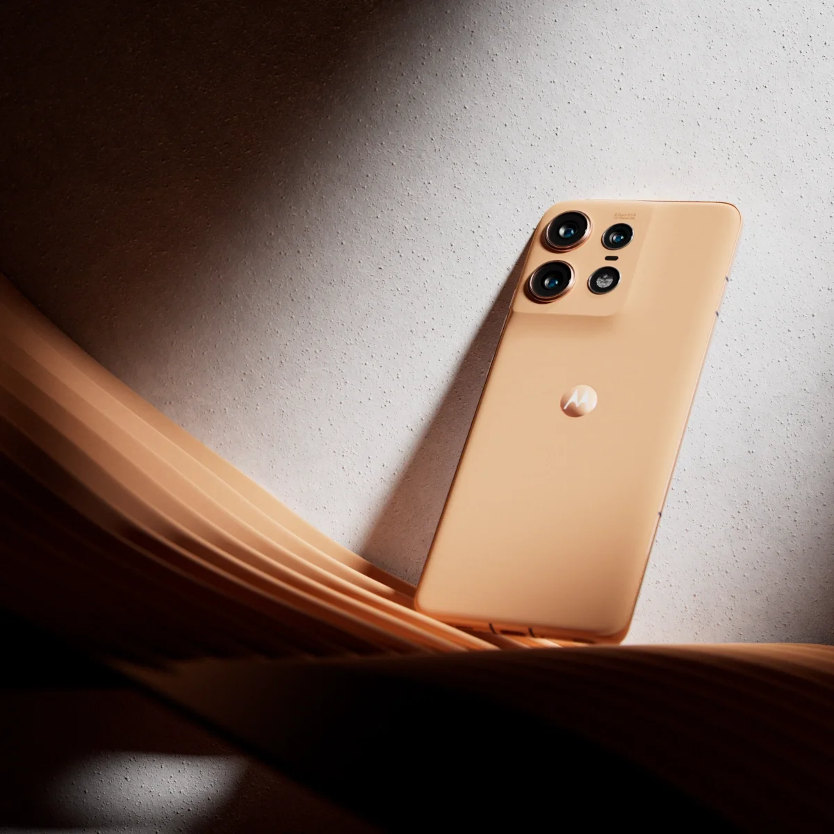 Edge_velar_lookdev_rt_v007 copy.webp