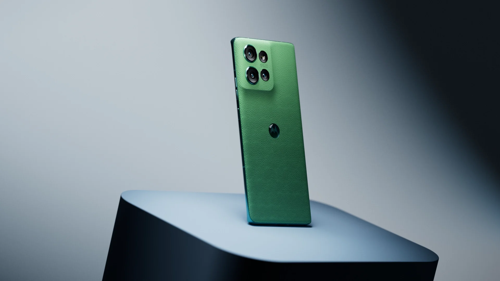 moto_edge_env_lookdev_rt_v004 copy.webp