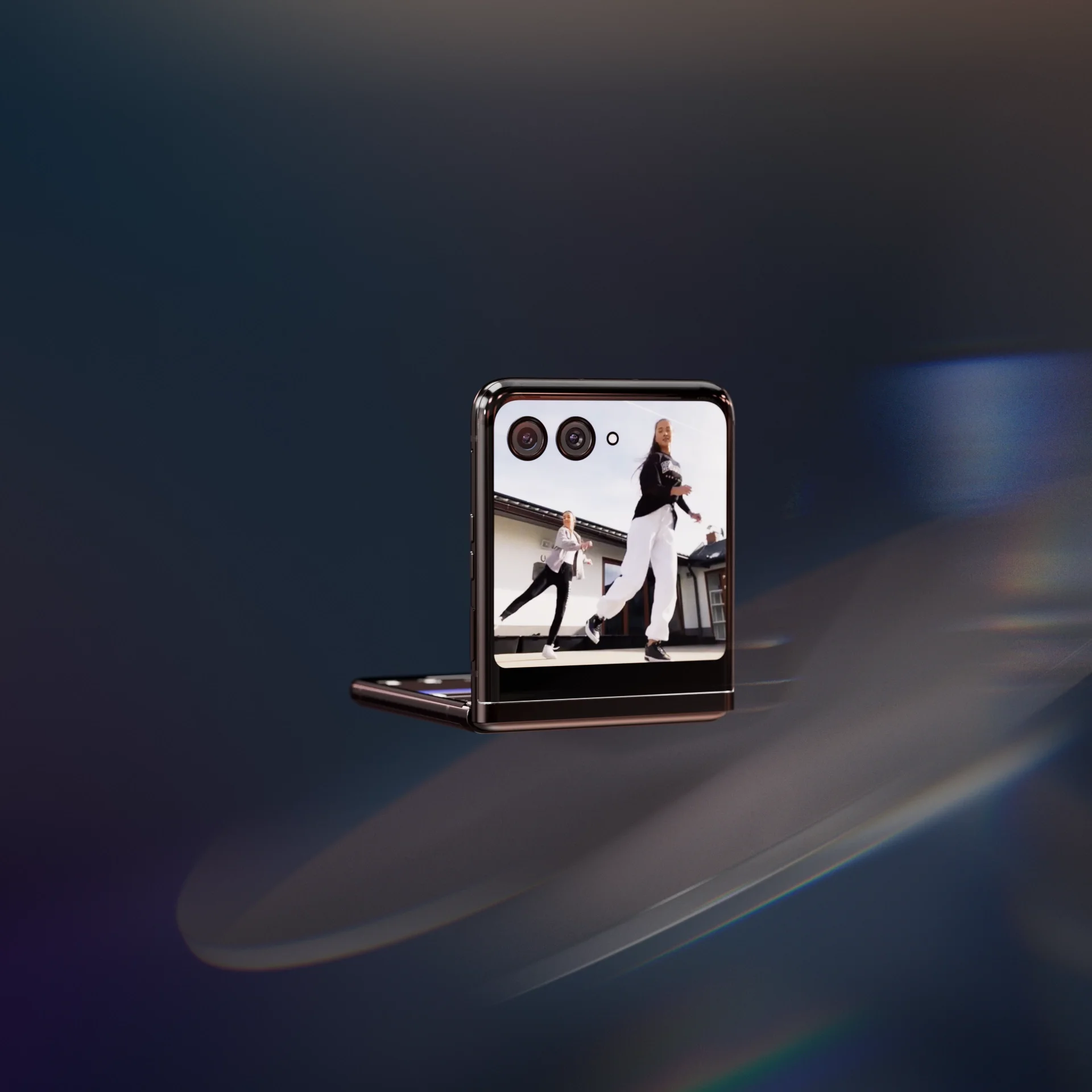 moto_juno_lighting_tiktok_seq_rt_009_v03_0101 copy.webp