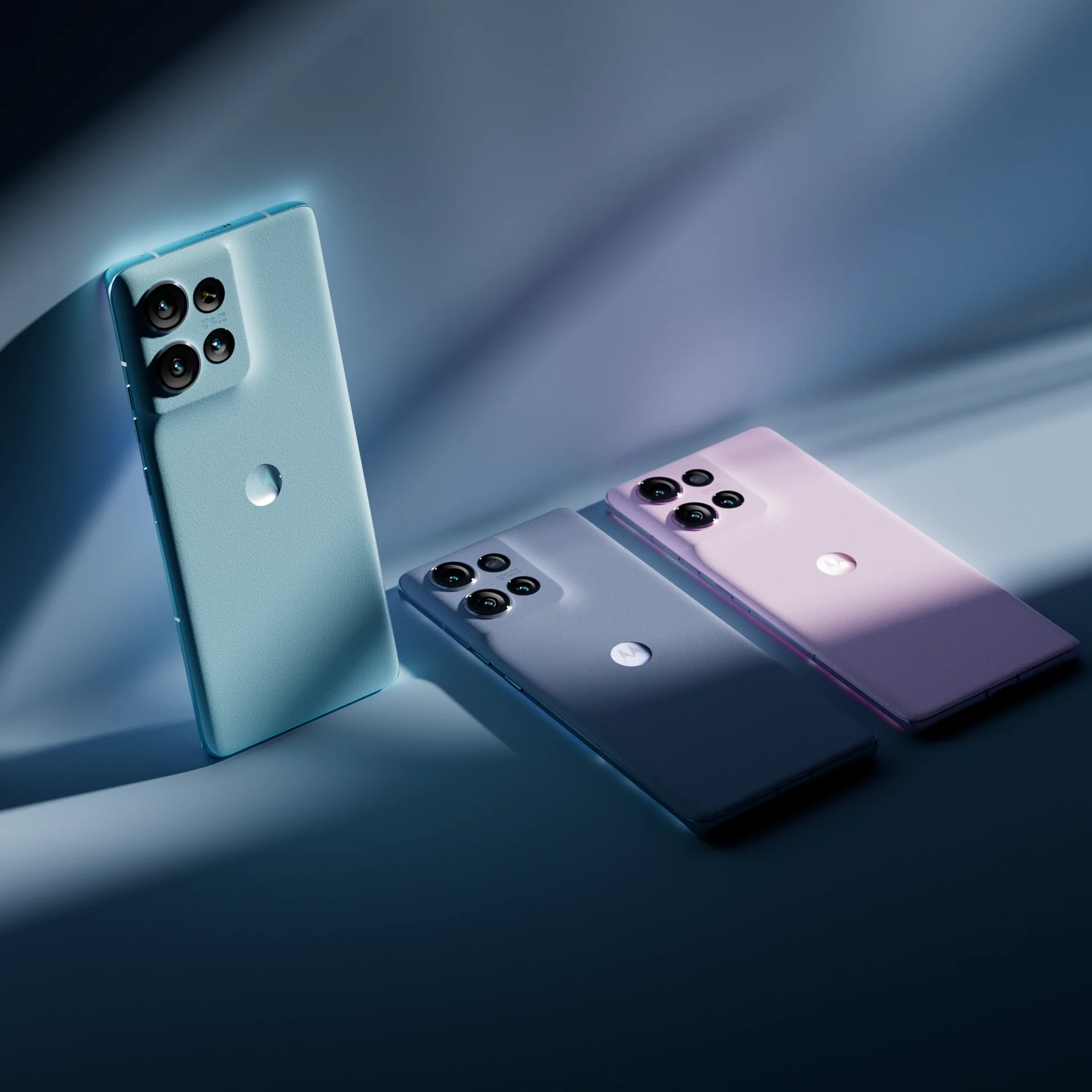 moto_family_edge_rt_W_v001_greyblue copy.webp