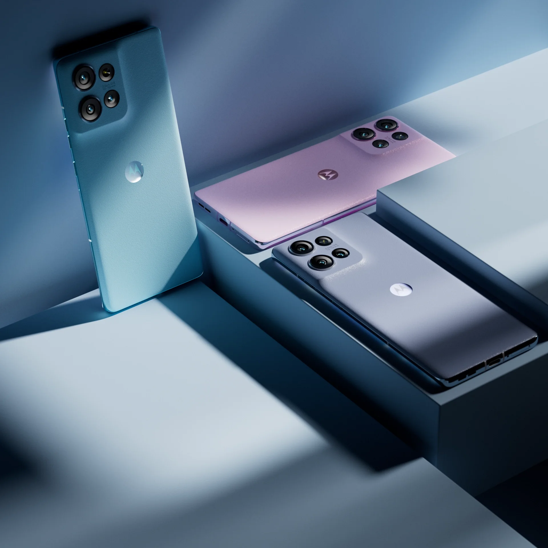 moto_family_edge_rt_Y_v001_greyblue copy.webp