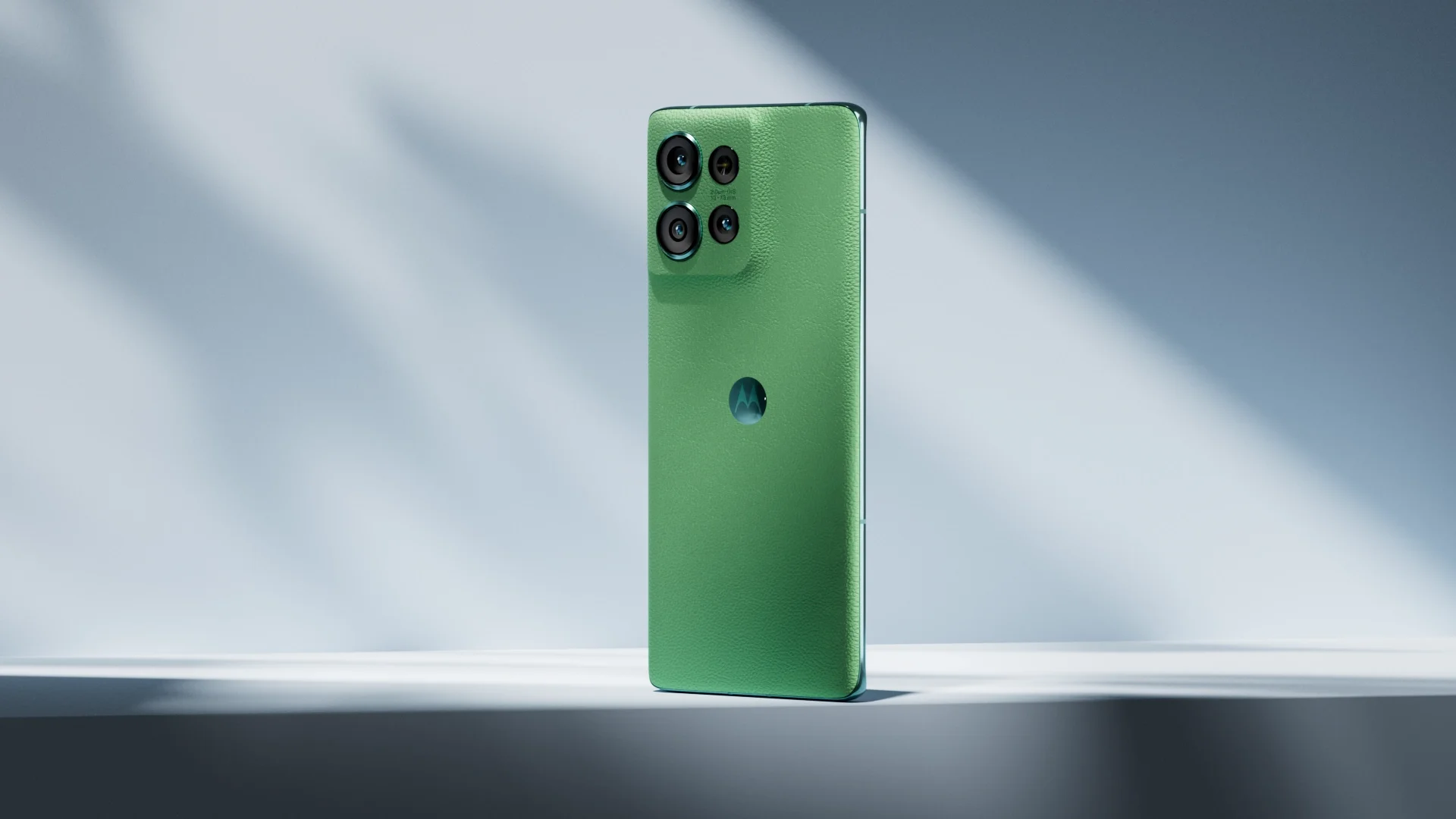 moto_comparison_edge_A_rt_v001 copy.webp