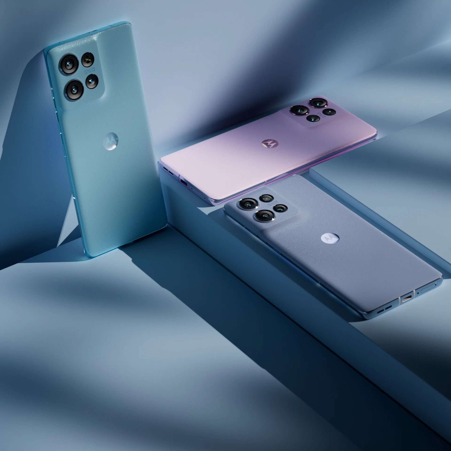 moto_family_edge_rt_Y_v002_greyblue copy.webp