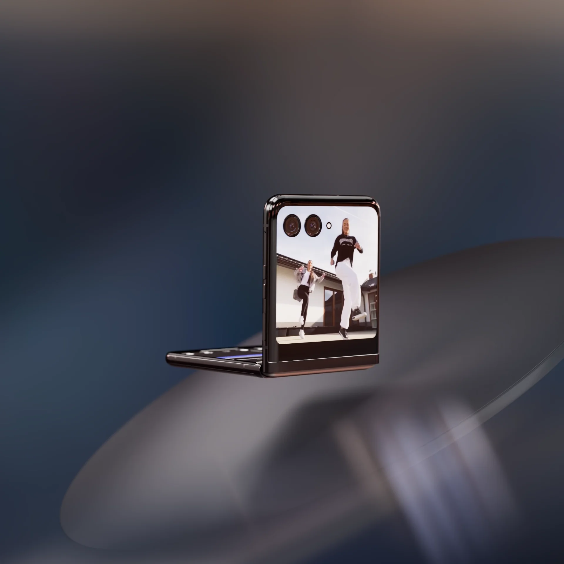 moto_juno_lighting_tiktok_seq_rt_008_v02_0128 copy.webp