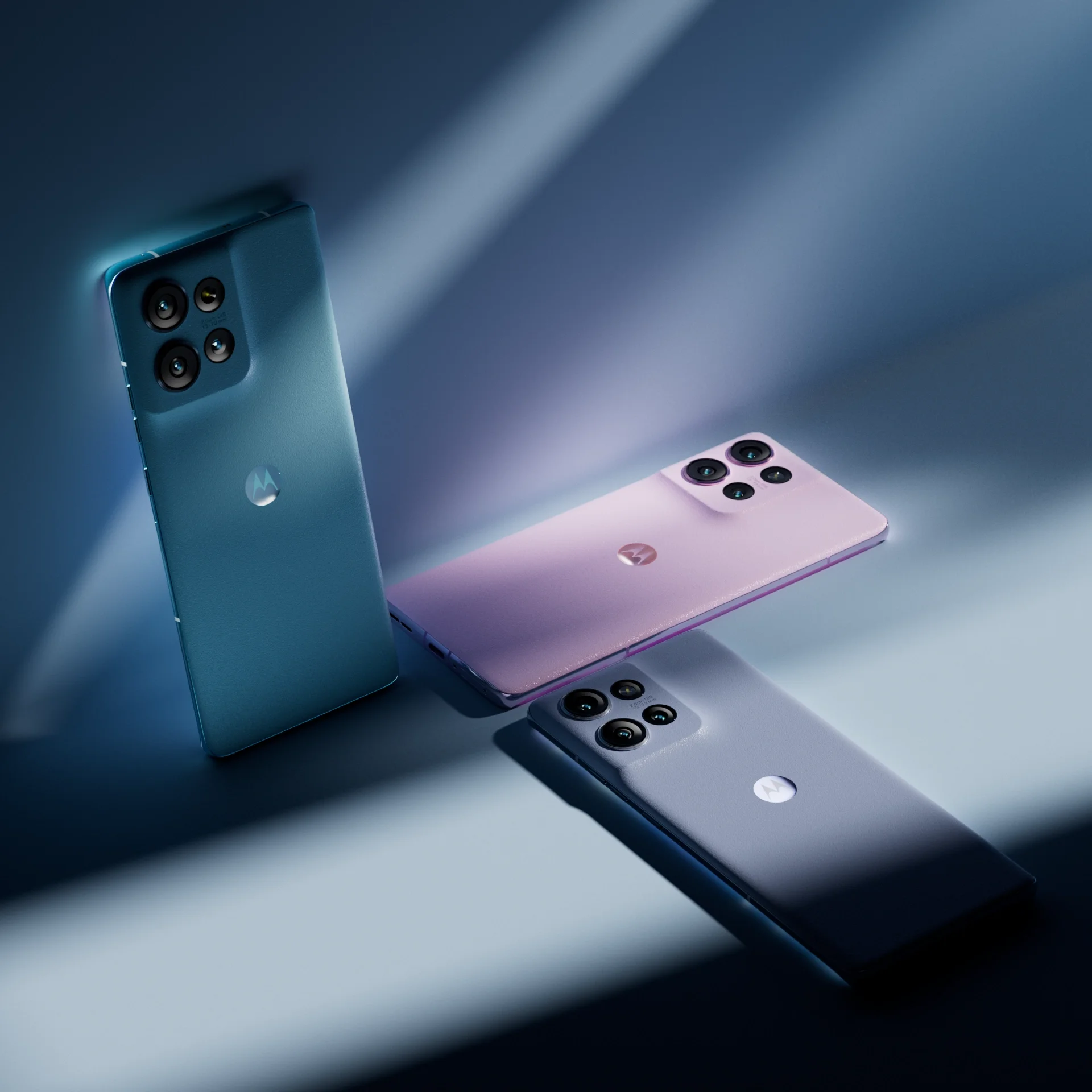 moto_family_edge_rt_X_v001_greyblue copy.webp