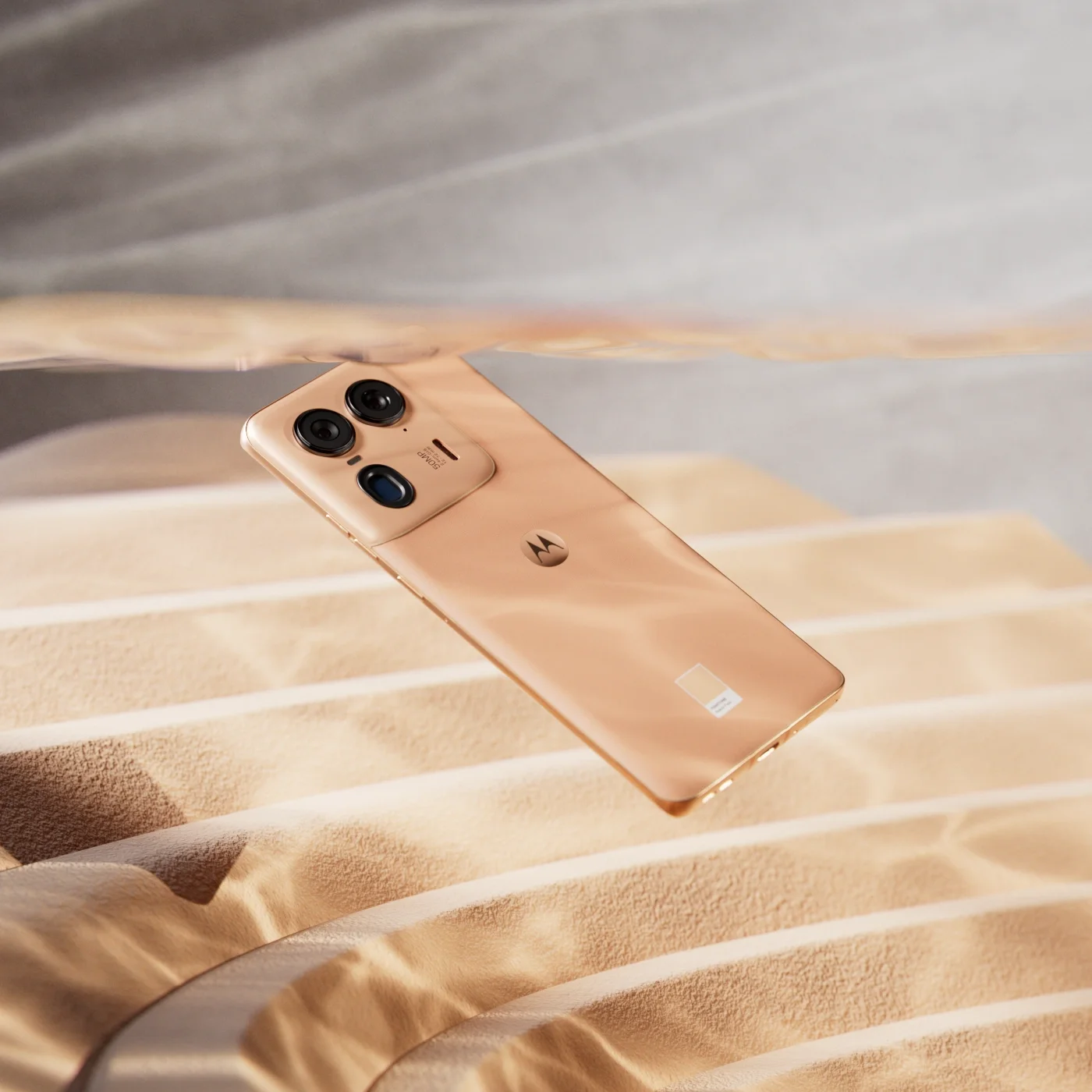 Edge_velar_lookdev_ip68_rt_v010 copy.webp