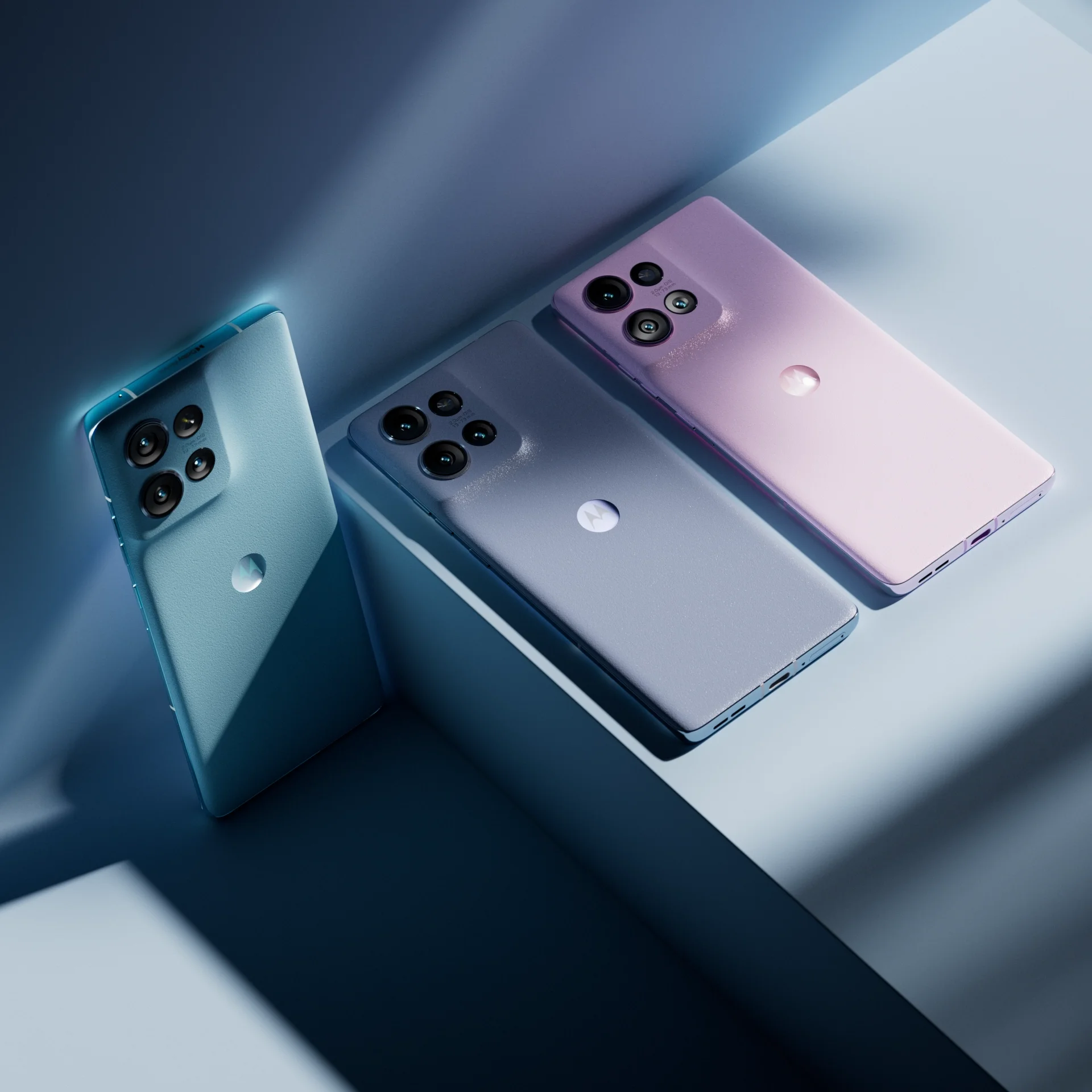 moto_family_edge_rt_V_v001_greyblue copy.webp