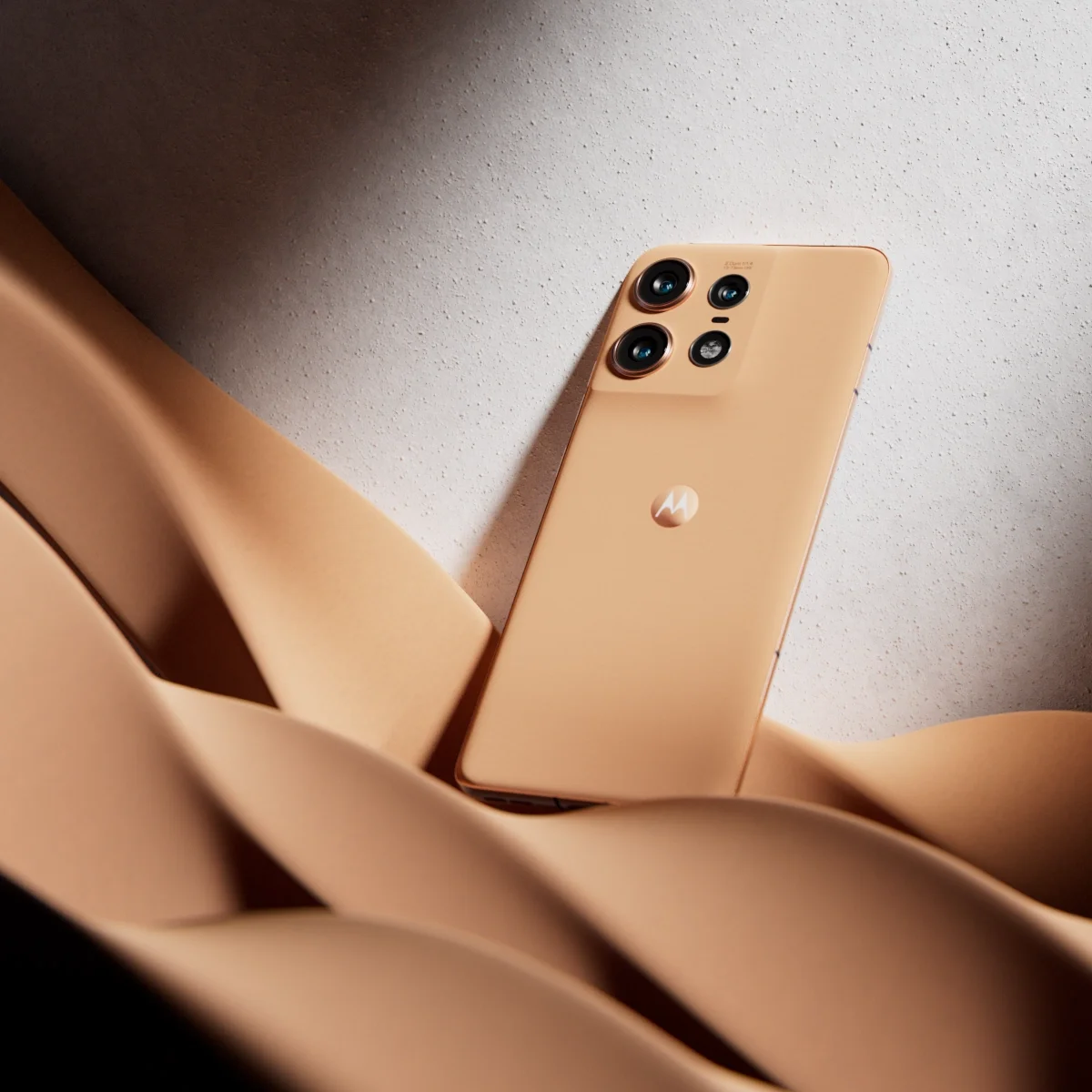 Edge_velar_lookdev_rt_v008 copy.webp