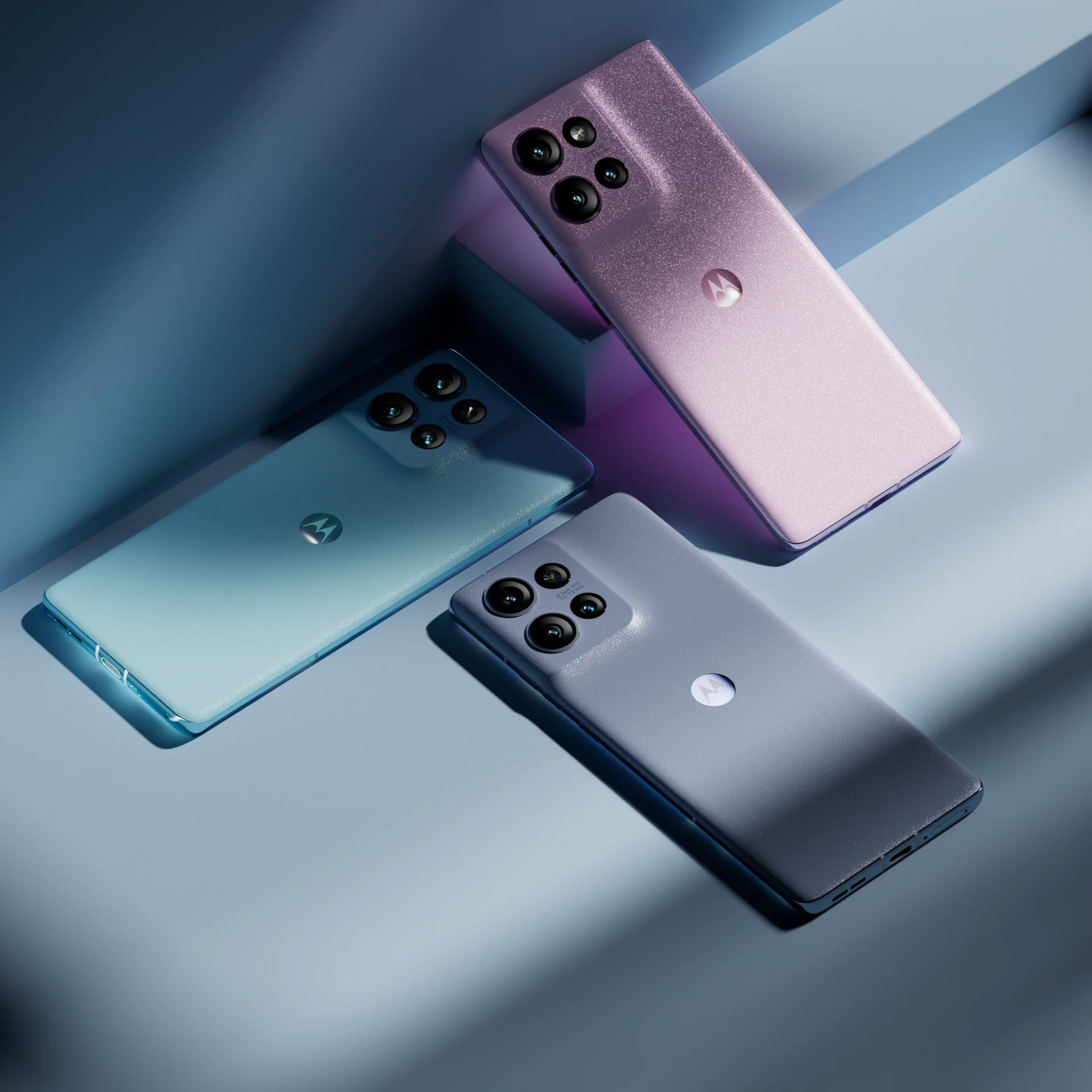 moto_family_edge_rt_N_v001_greyblue copy.webp