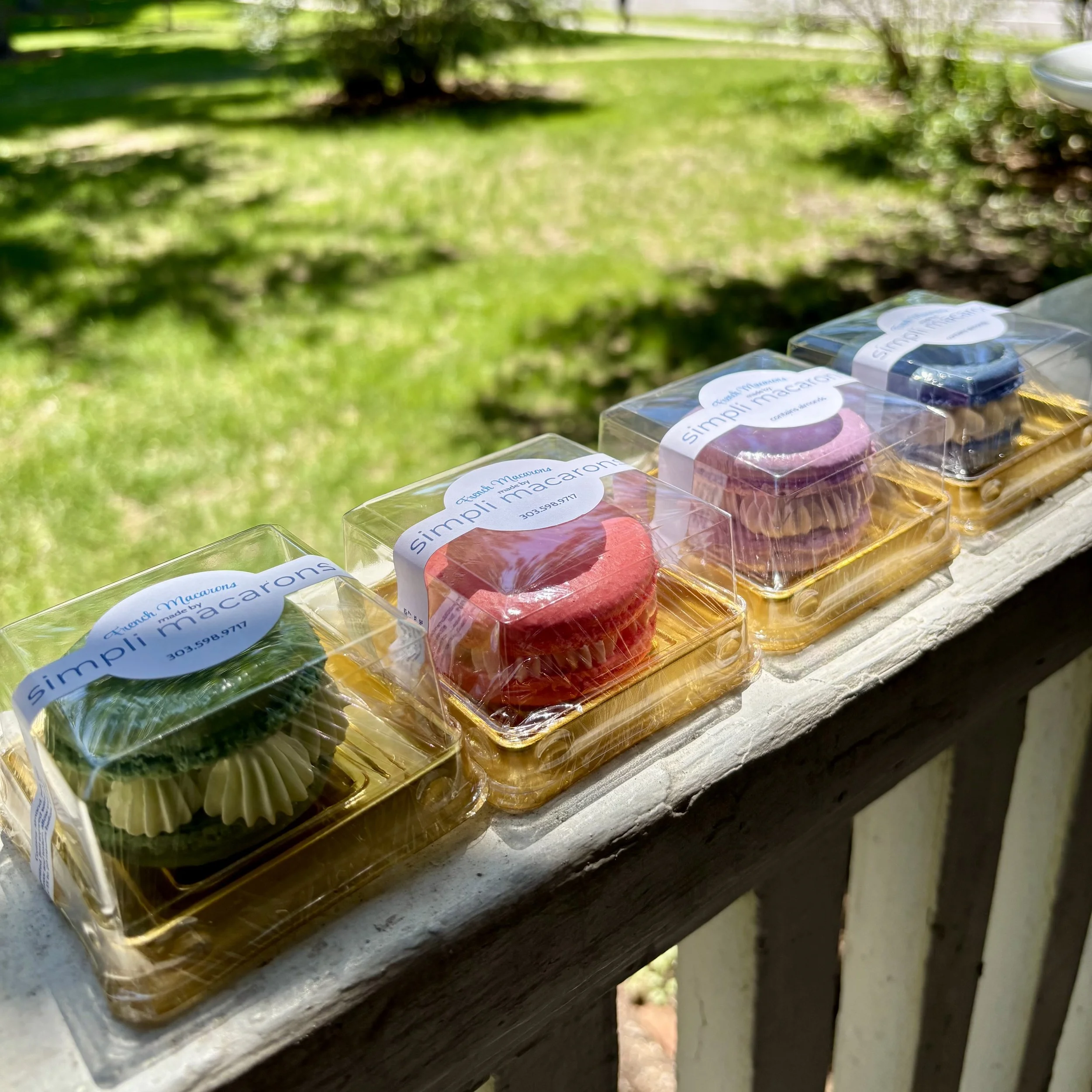 french_macarons_made_by_simpli_macarons.jpeg.jpg