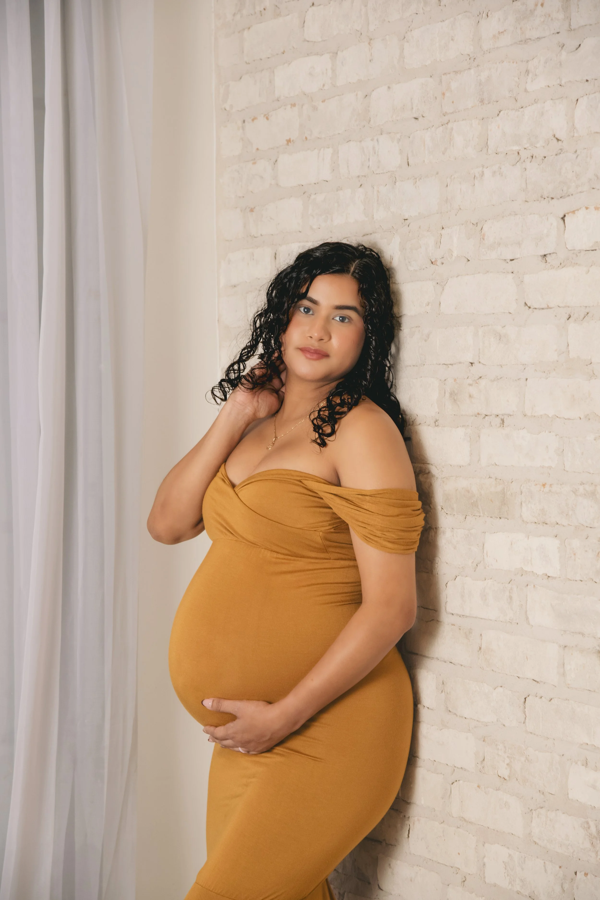 Spring TX Maternity Photographer in Studio | PDJ Photography