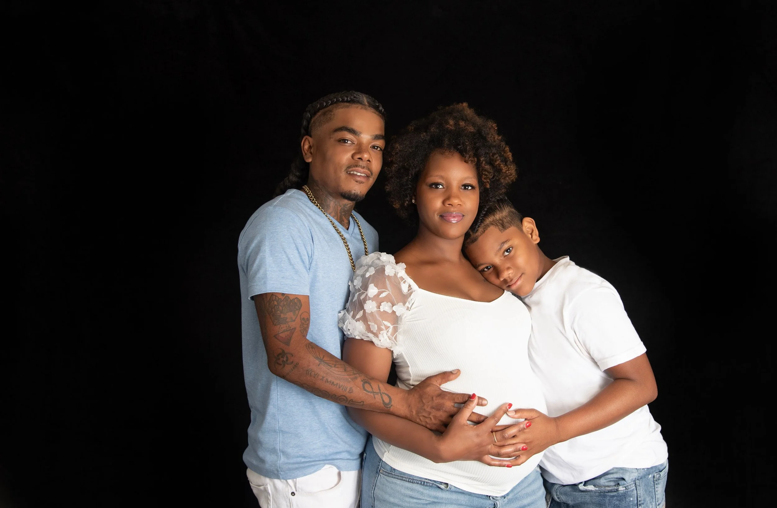 Posed family maternity portrait by PDJ Photography in Spring Texas