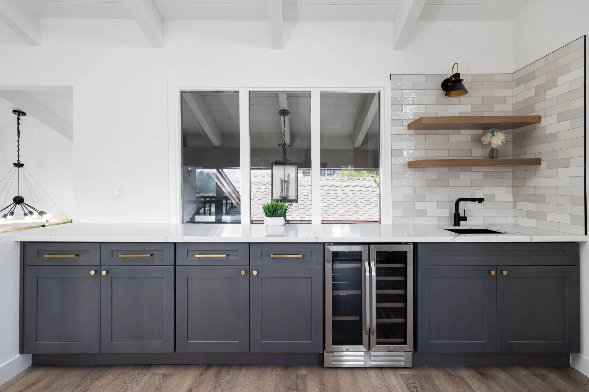 Carlsbad townhome wet bar